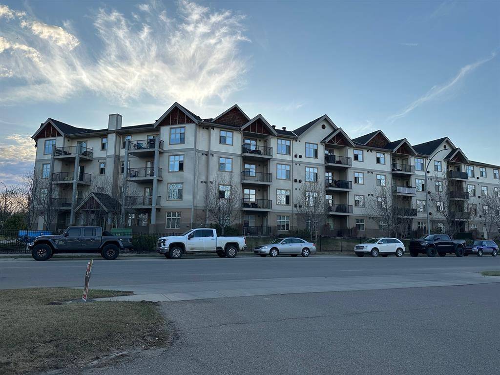 Sylvan Lake, AB T4S 0A4,100 Lakeway BLVD #403