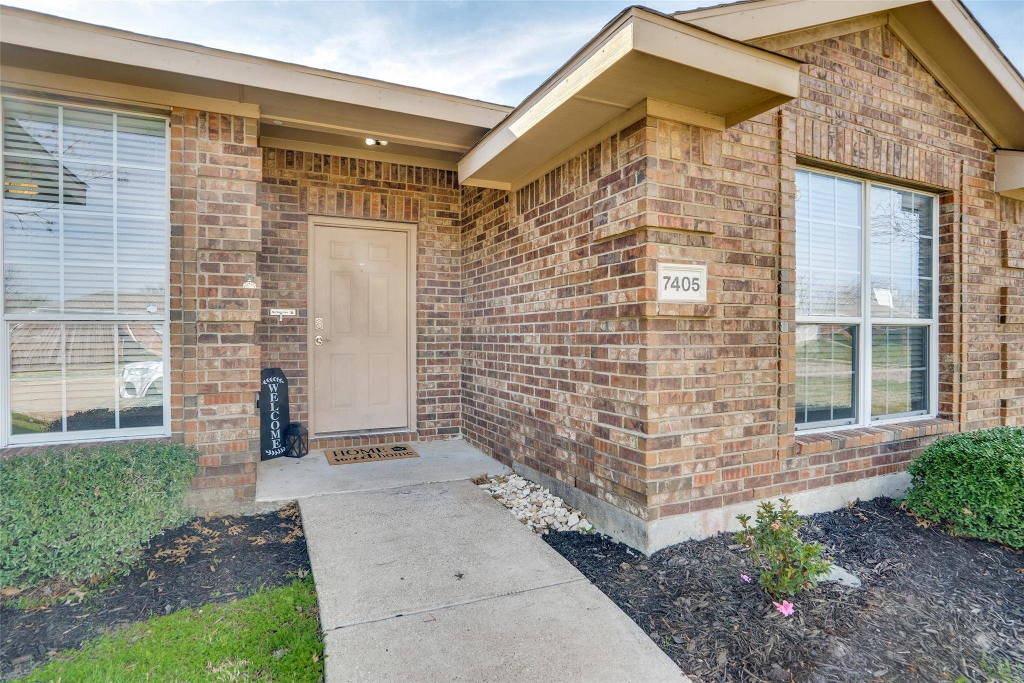 Rowlett, TX 75089,7405 Compass Point Drive