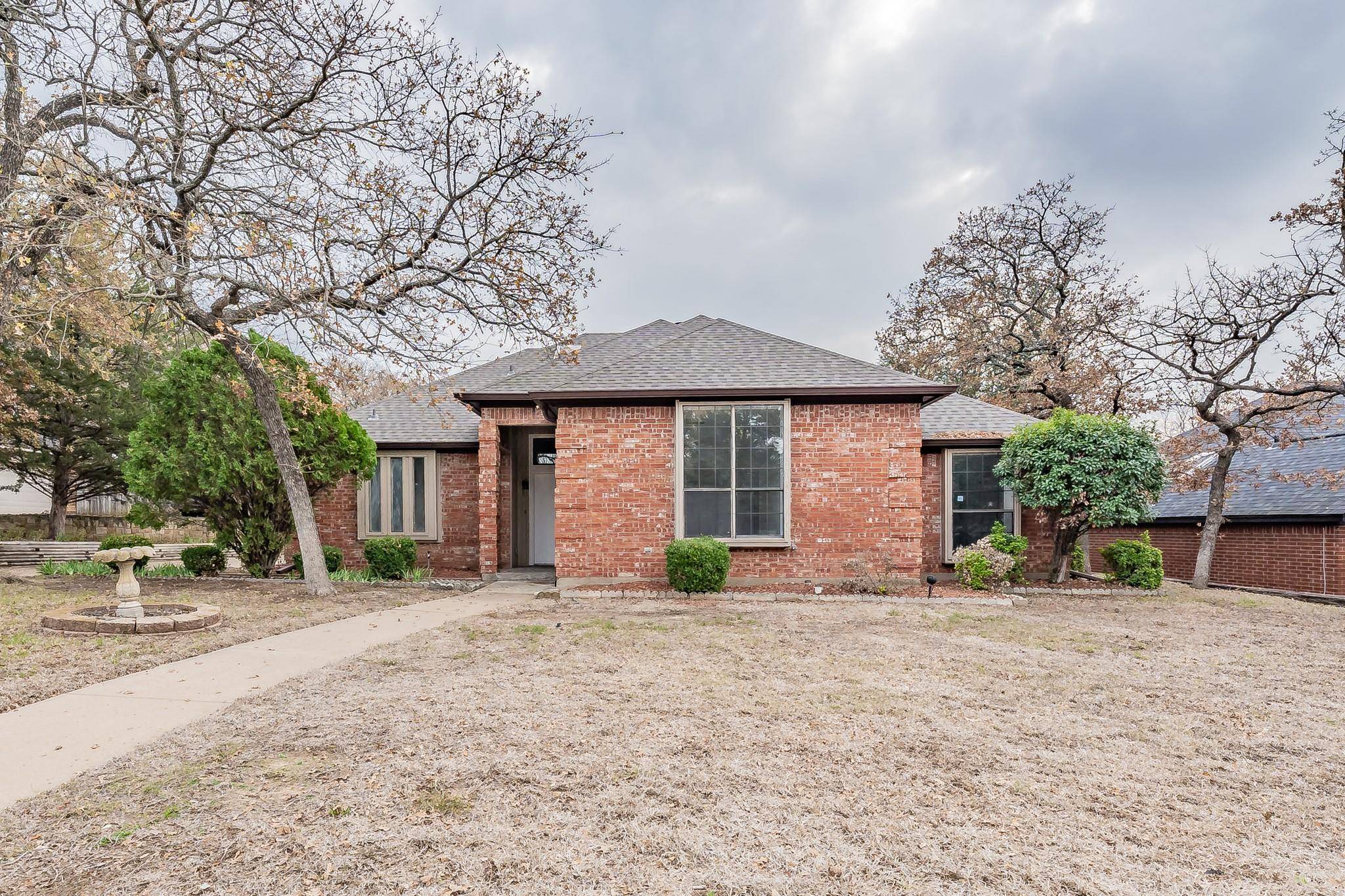 Bedford, TX 76022,1320 Circle Lane