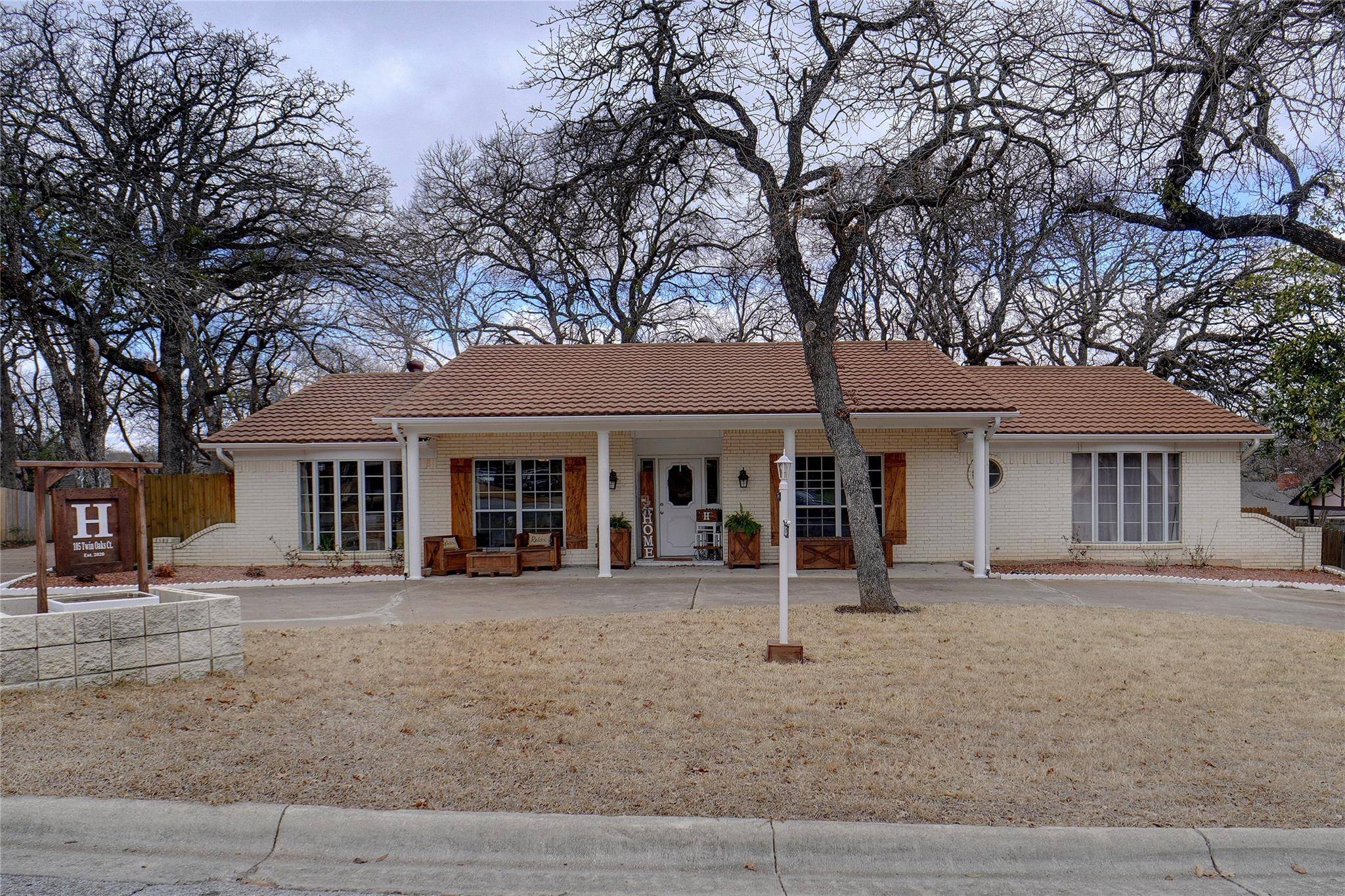 Azle, TX 76020,105 Twin Oaks Court