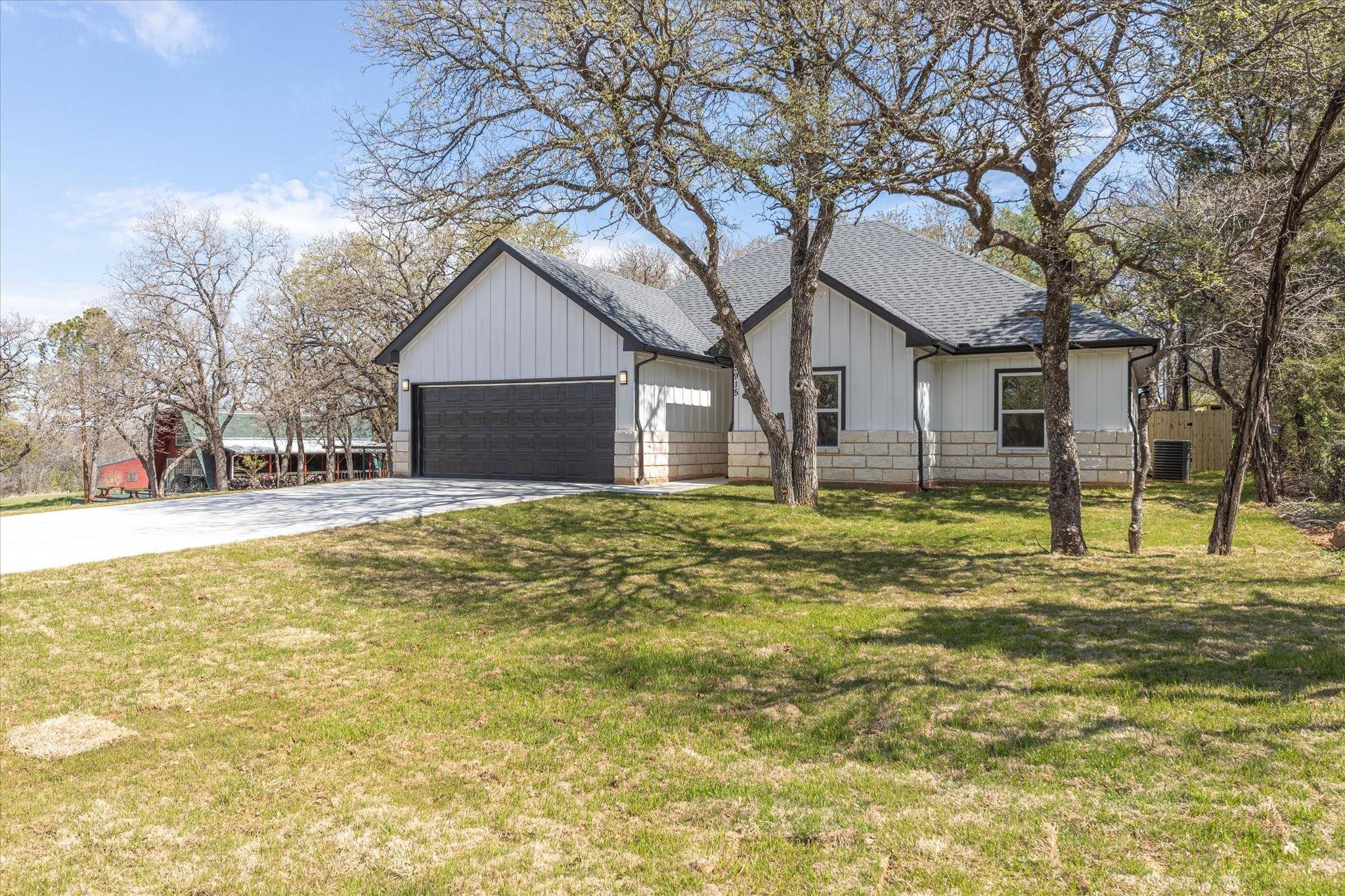 Granbury, TX 76048,5915 Lakeside Hills Court