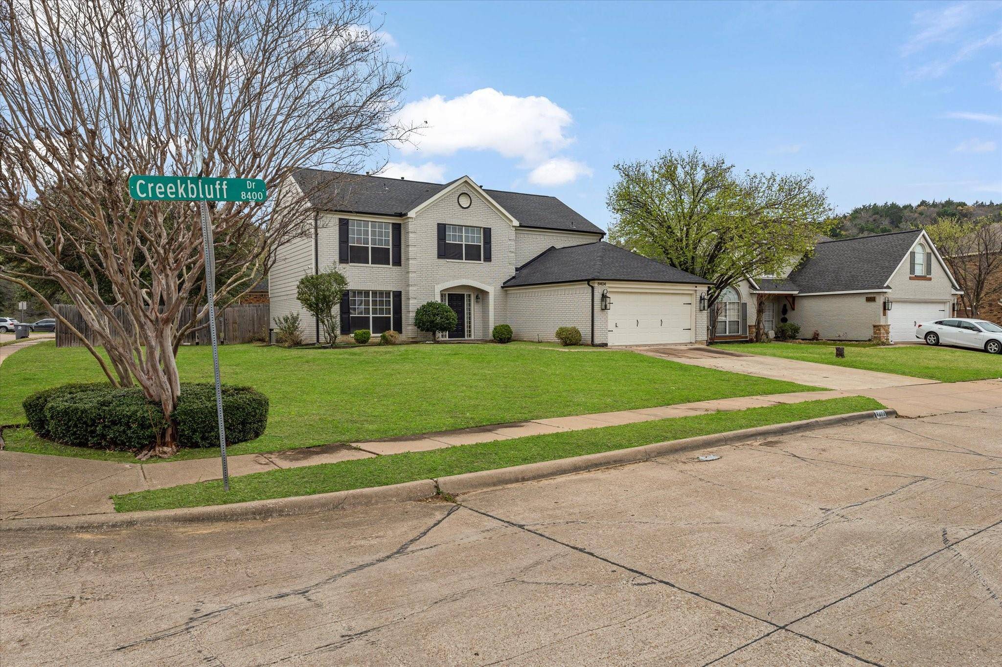 Dallas, TX 75249,8404 Creekbluff Drive