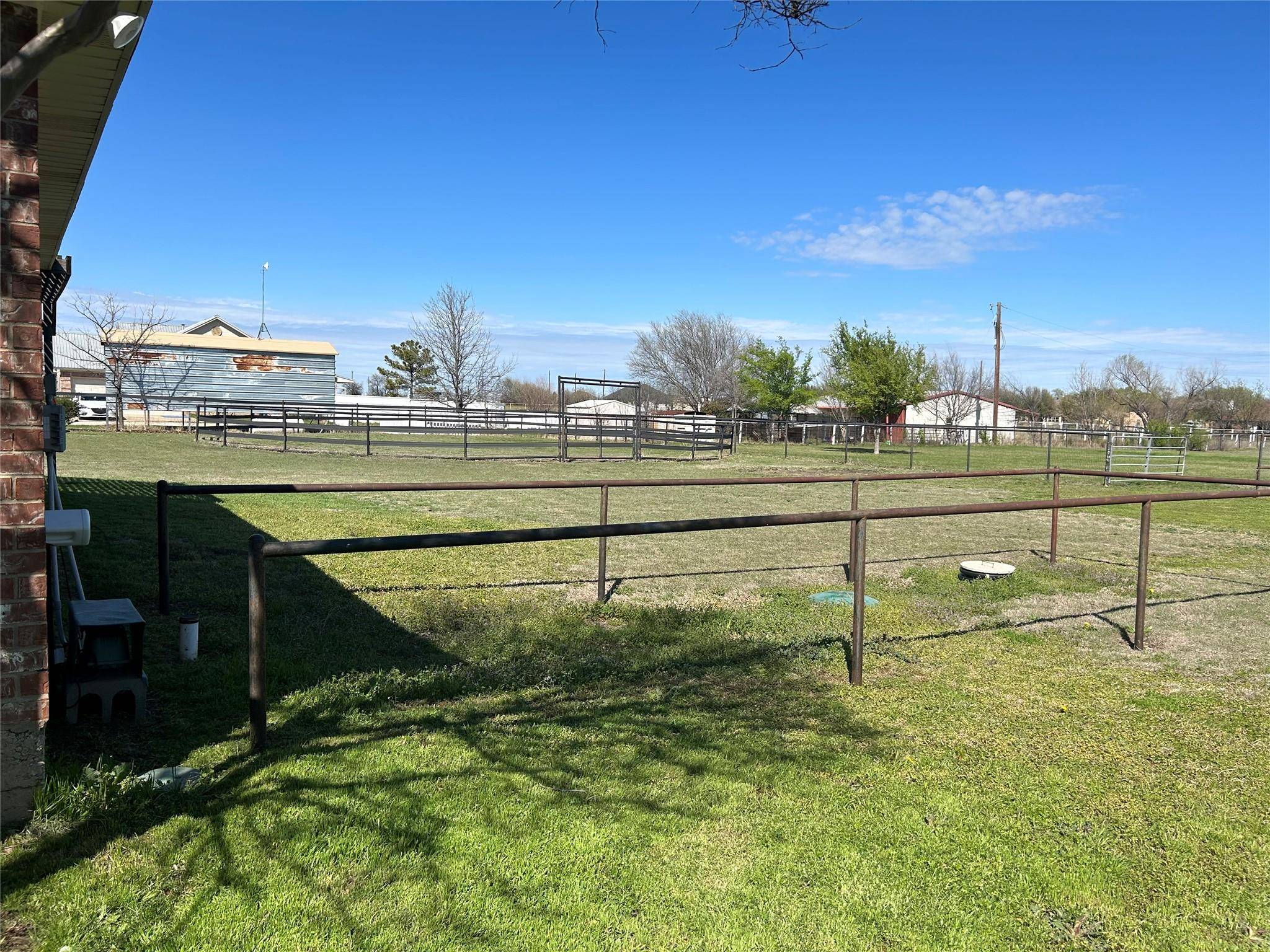 Rhome, TX 76078,211 Old Chisholm Trail