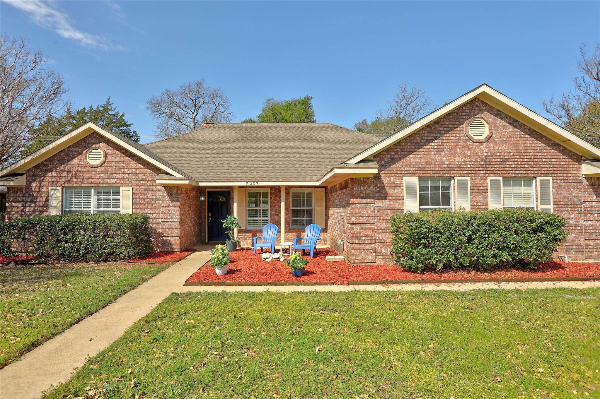 Bonham, TX 75418,2207 Pecan Street