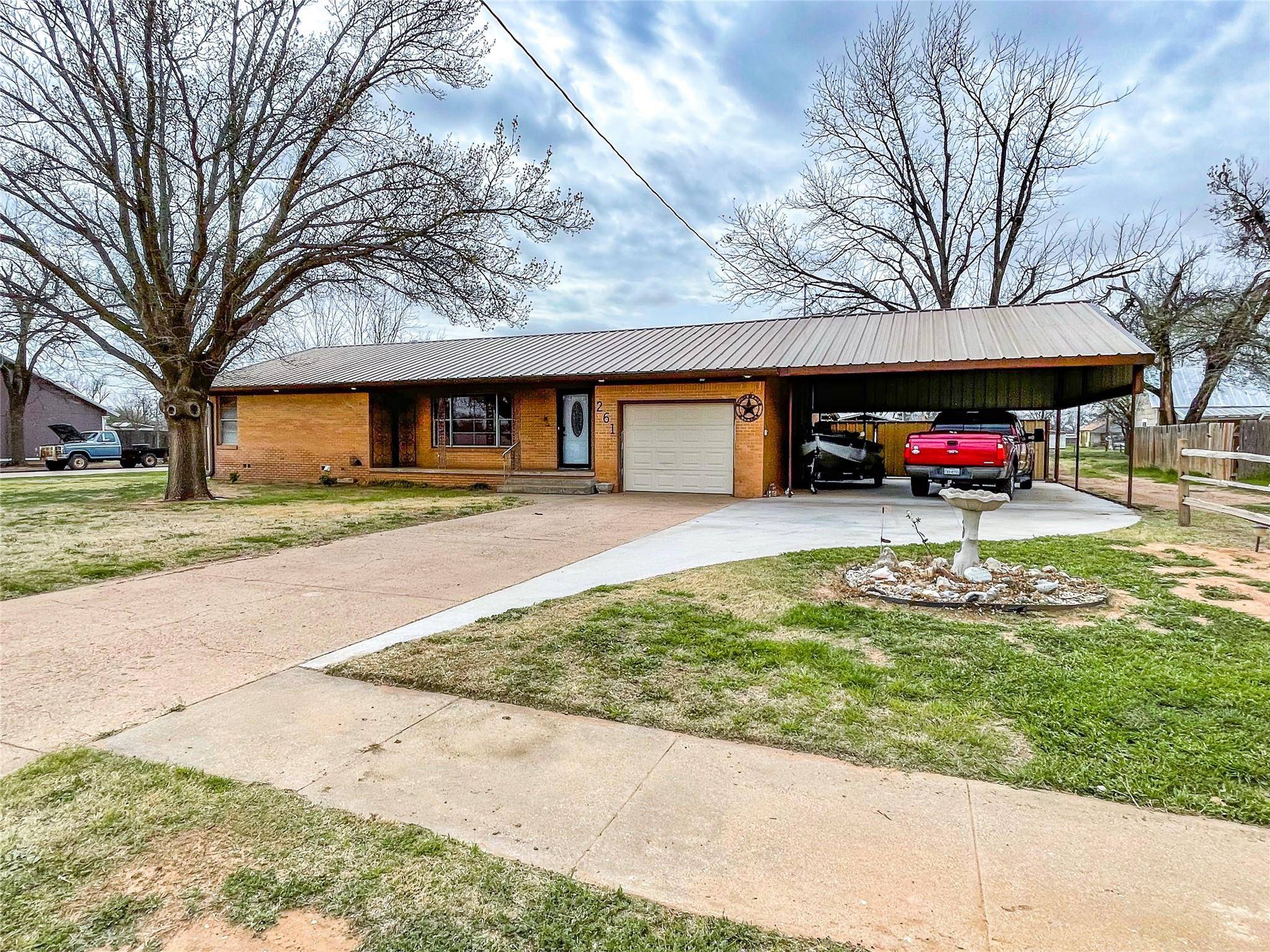 Munday, TX 76371,261 S 7th Avenue