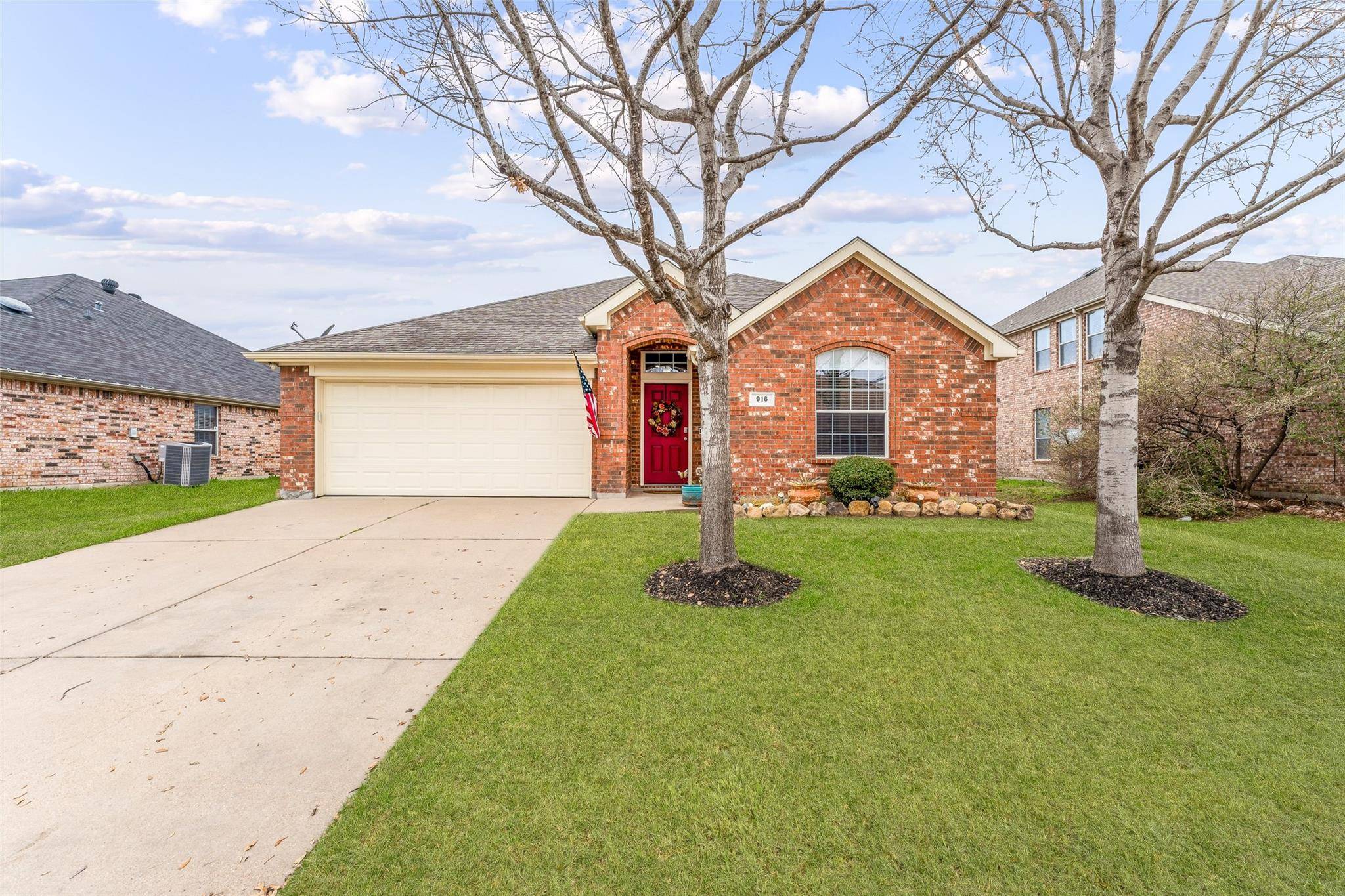 Burleson, TX 76028,916 Pebblecreek Drive