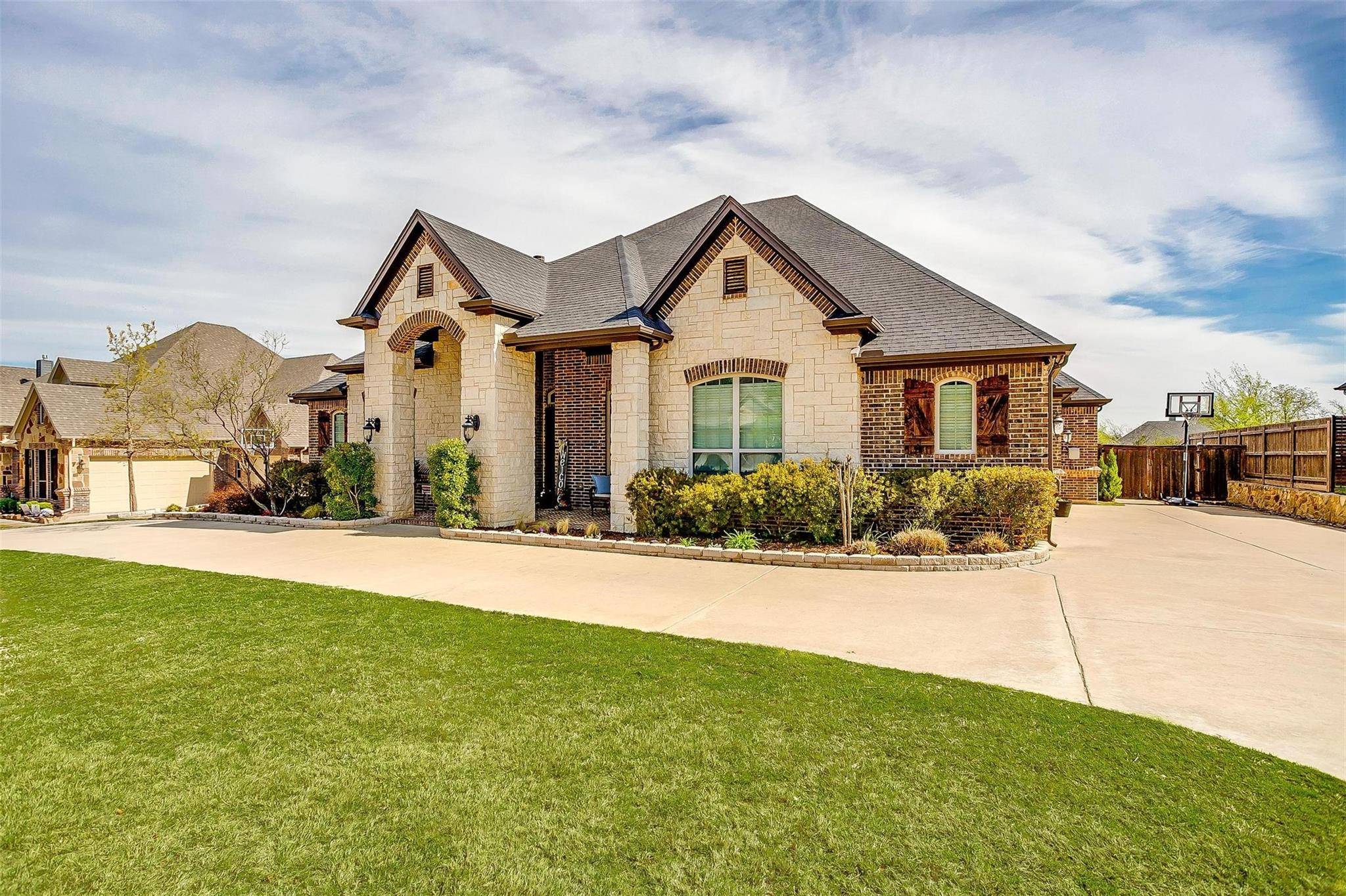 Burleson, TX 76028,708 Falls Creek Court