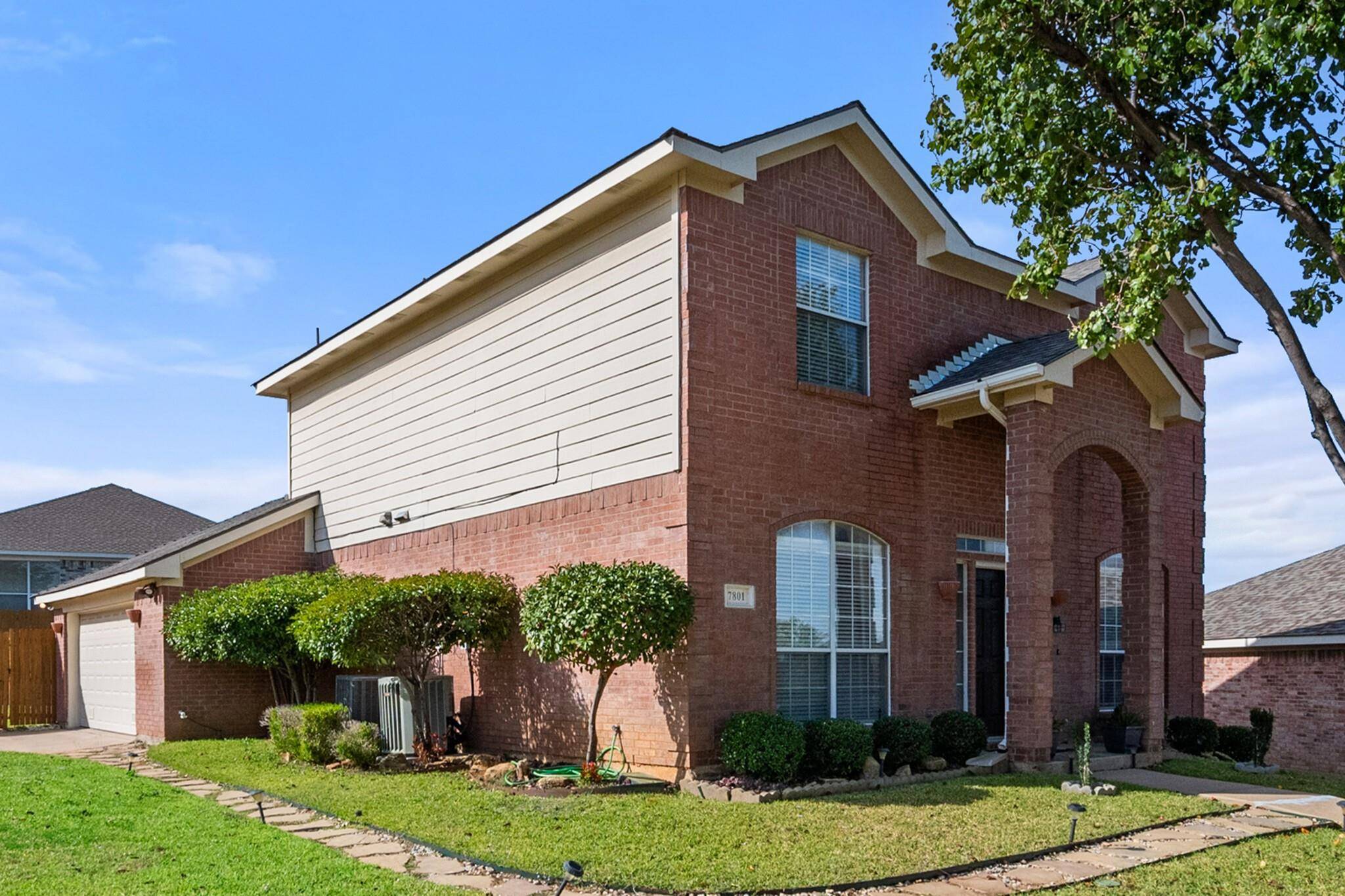 Fort Worth, TX 76112,7801 Briarstone Court