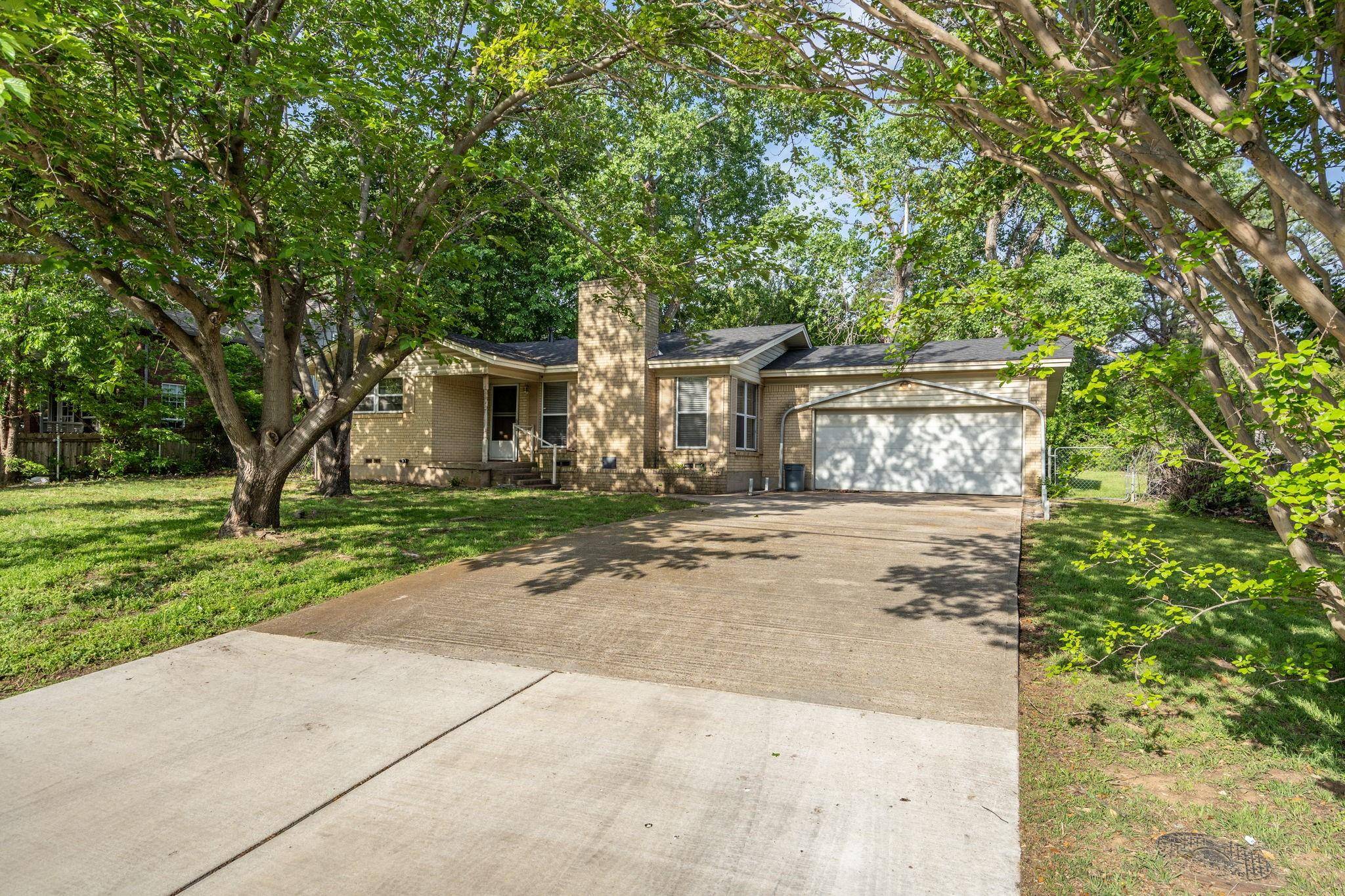 Grapevine, TX 76051,3715 Lakeview Drive