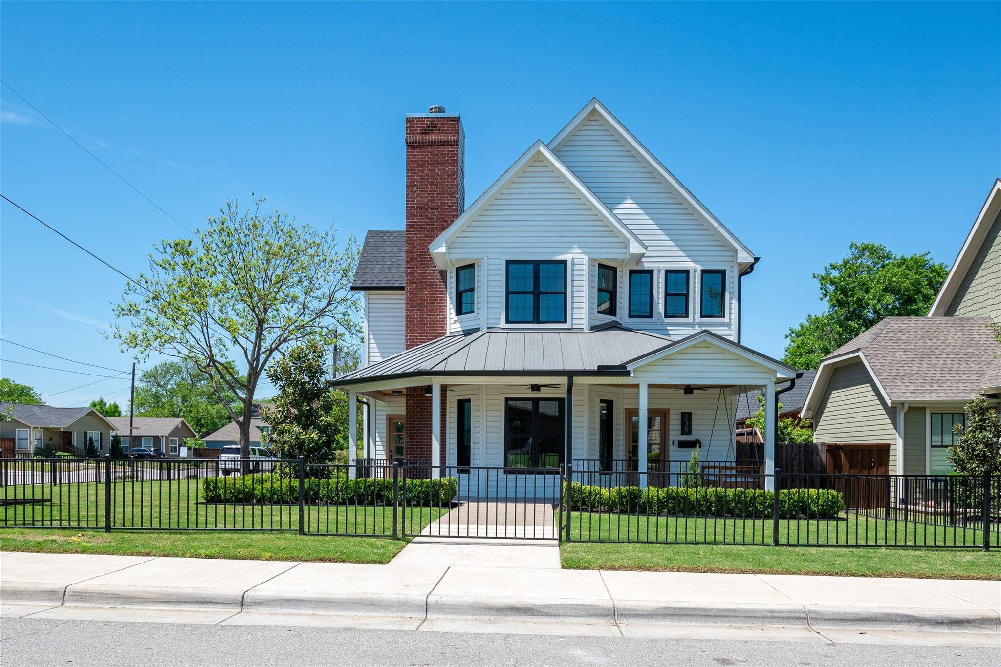 Grapevine, TX 76051,238 Austin Street