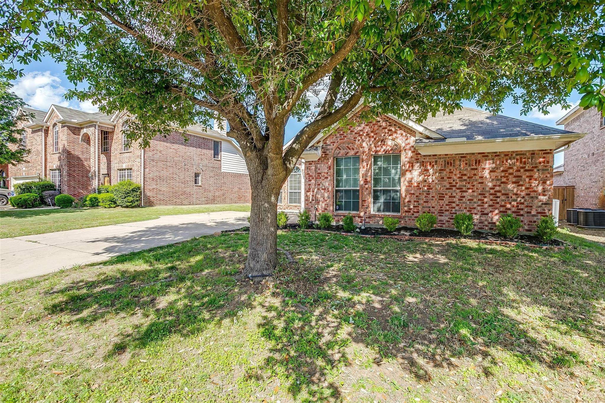 Burleson, TX 76028,804 Chestnut Avenue