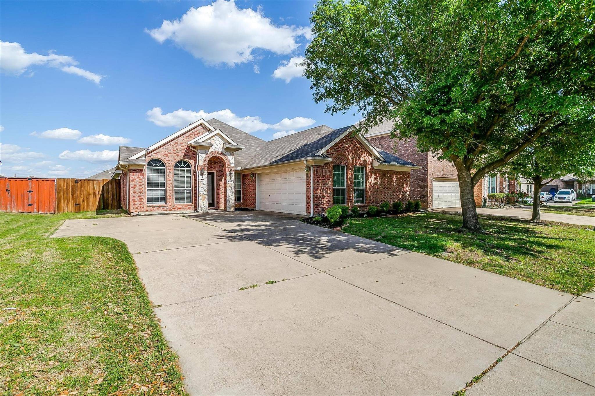 Burleson, TX 76028,804 Chestnut Avenue