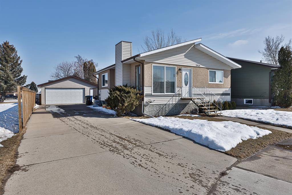 Taber, AB T1G 1A2,3921 Harmony PL