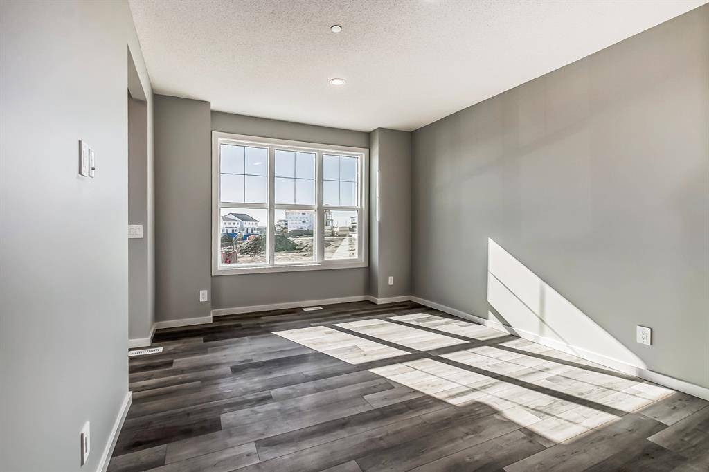 Calgary, AB t3p 1y1,97 Herron Mews NE