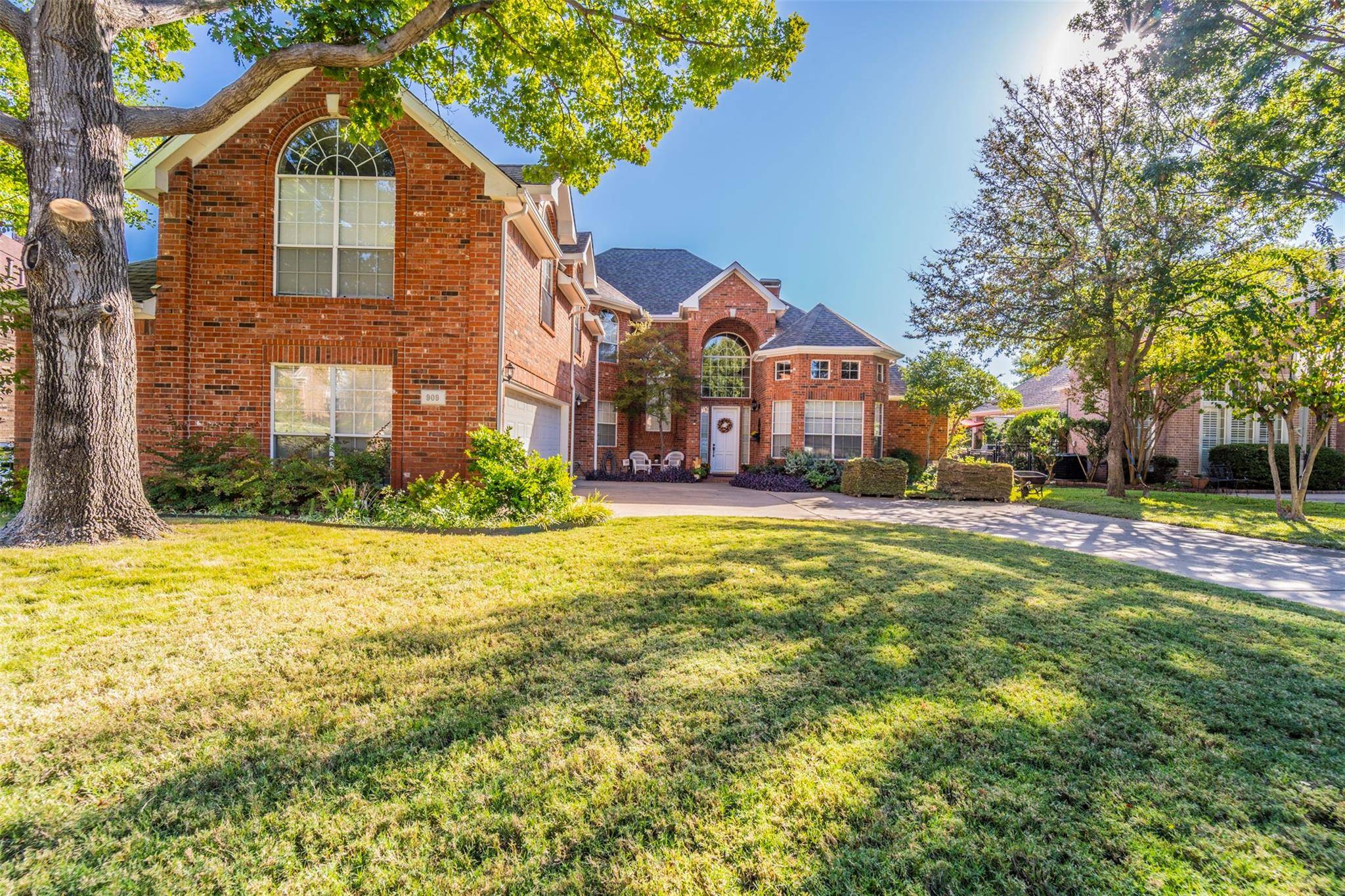 Mckinney, TX 75072,909 Hills Creek Drive