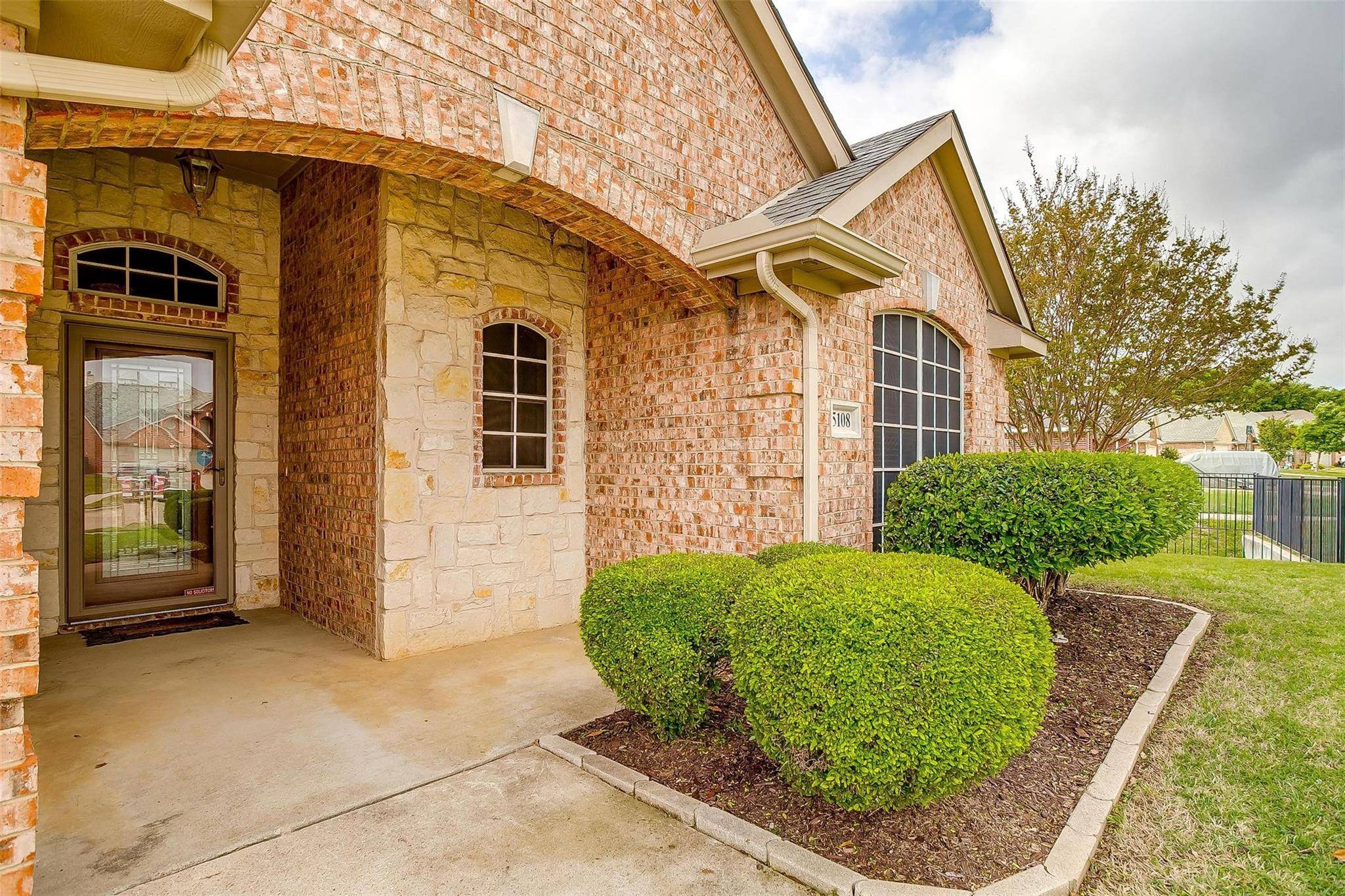 Haltom City, TX 76137,5108 Roundtree Court