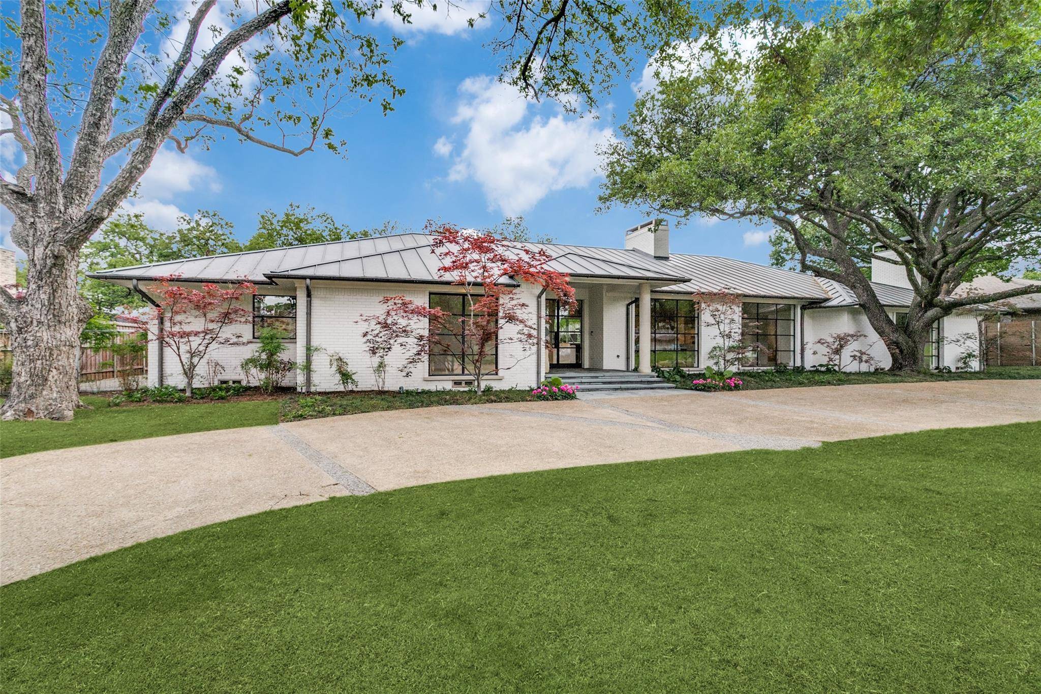 Dallas, TX 75225,6944 Prestonshire Lane