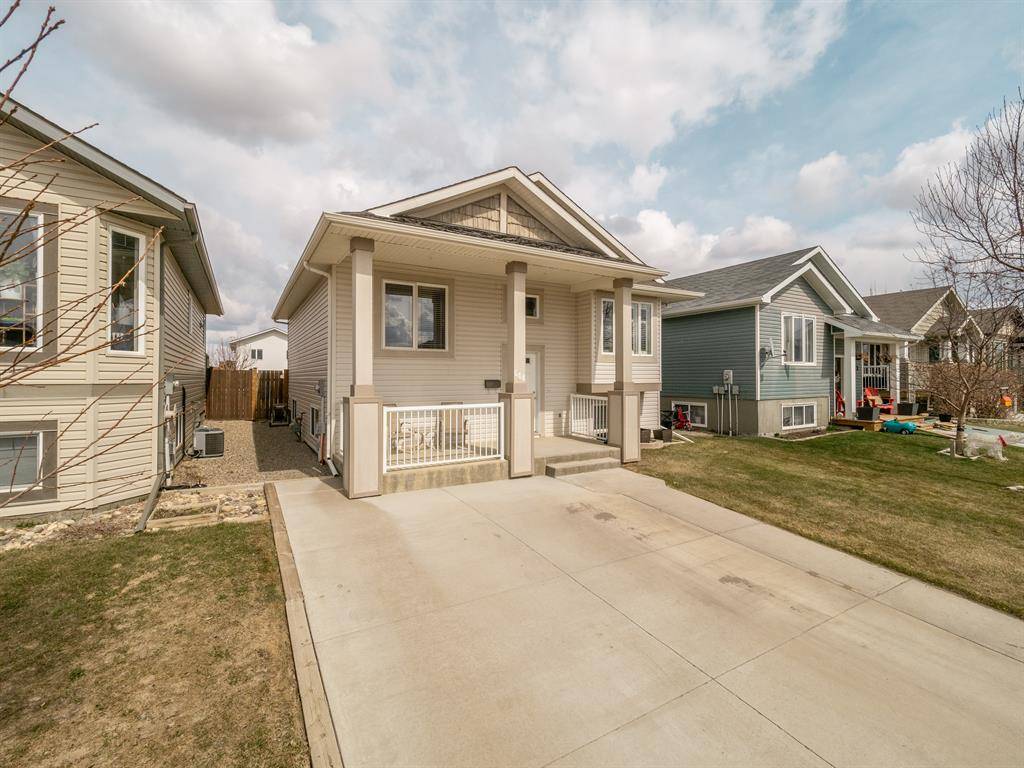 Coaldale, AB T1M 0B9,644 Parkside DR