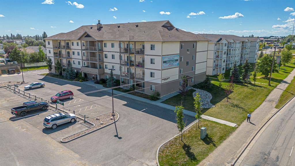 Grande Prairie, AB T8V7G4,10521 84 AVE #105