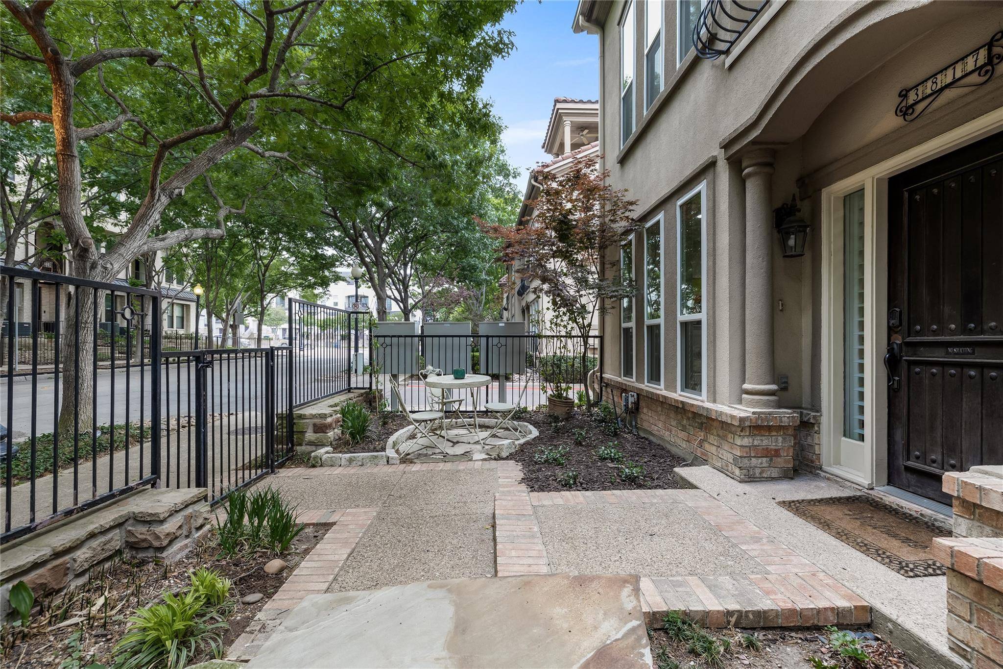 Dallas, TX 75204,3817 Travis Street