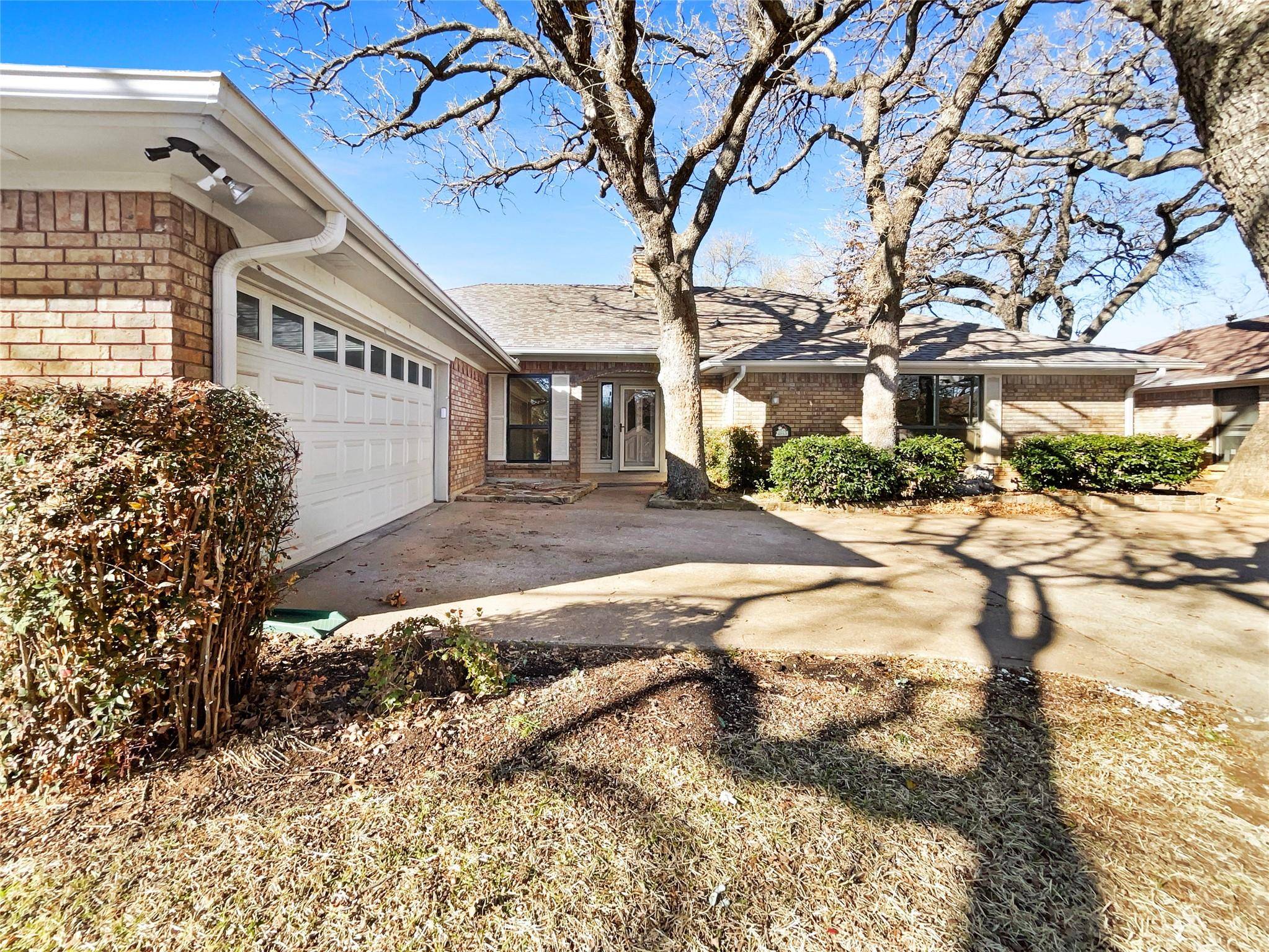 Arlington, TX 76016,4103 Woodcastle Court