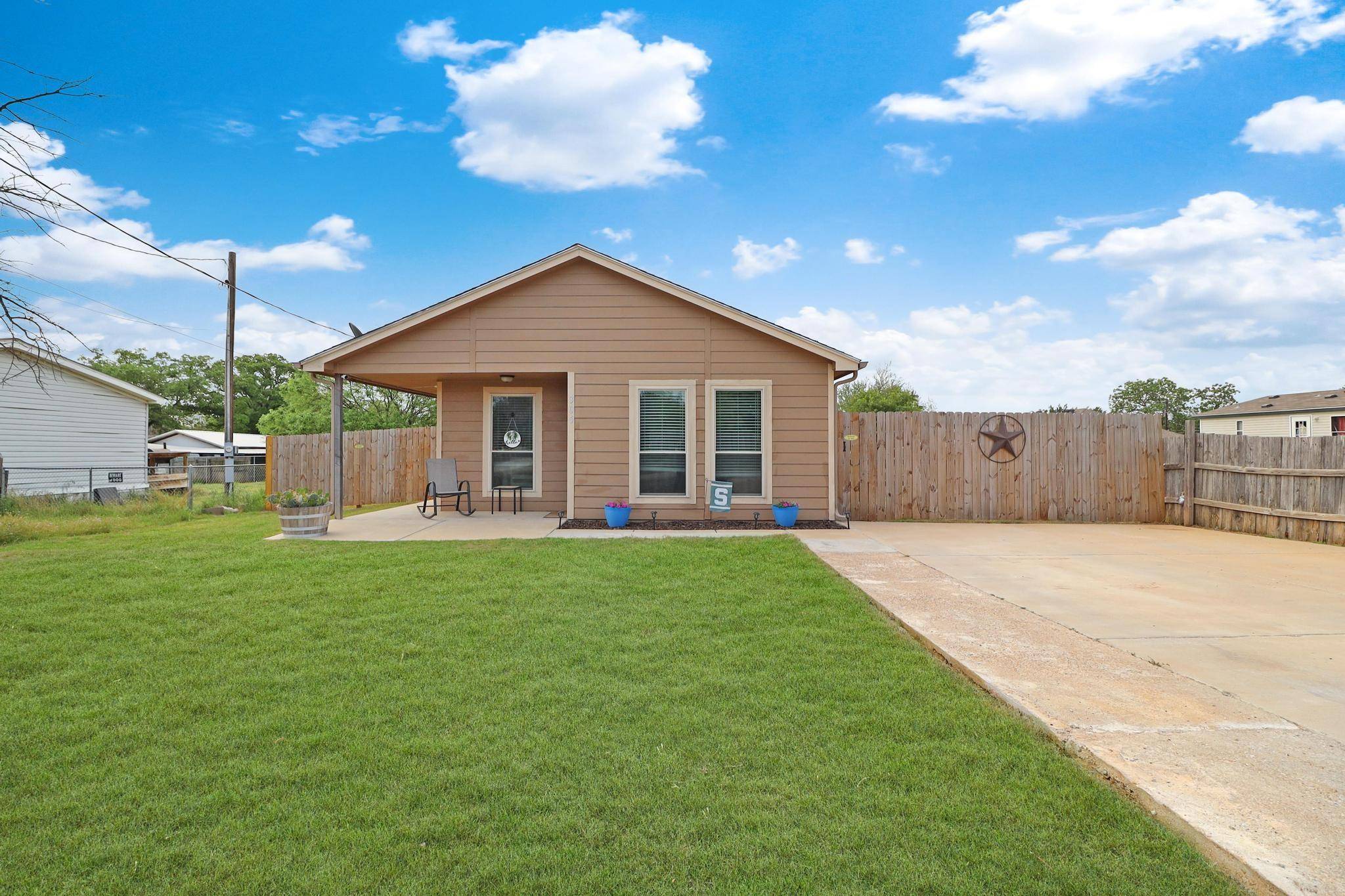 Granbury, TX 76049,305 Capricorn Drive