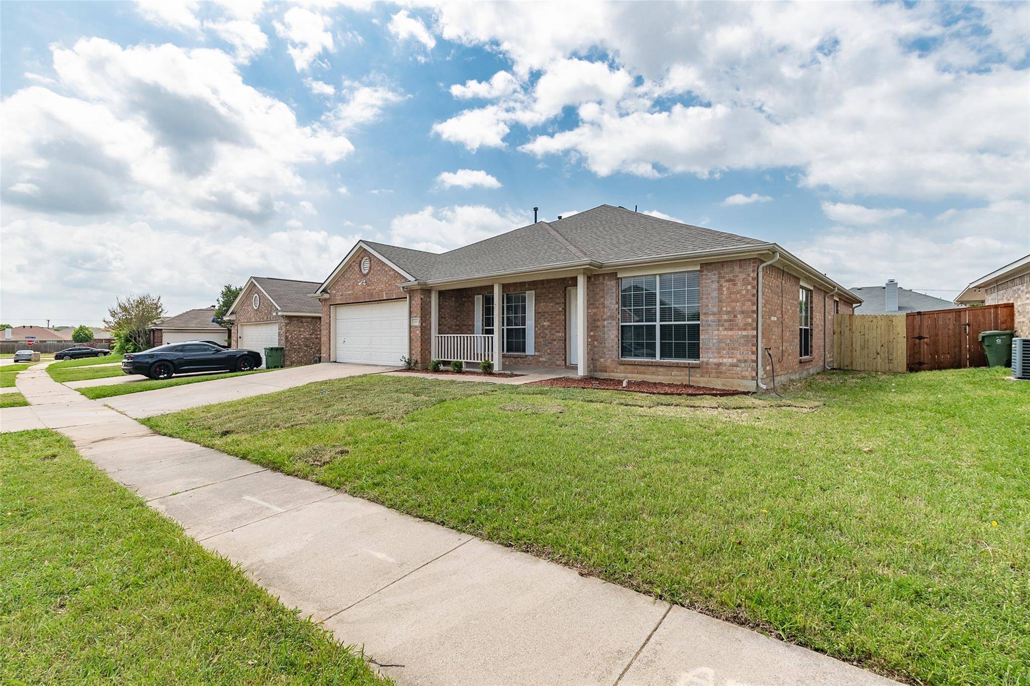 Arlington, TX 76002,348 Mesquite Hill Drive