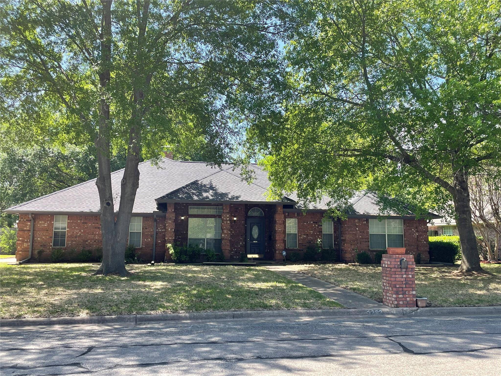 Bonham, TX 75418,2203 Pecan Street