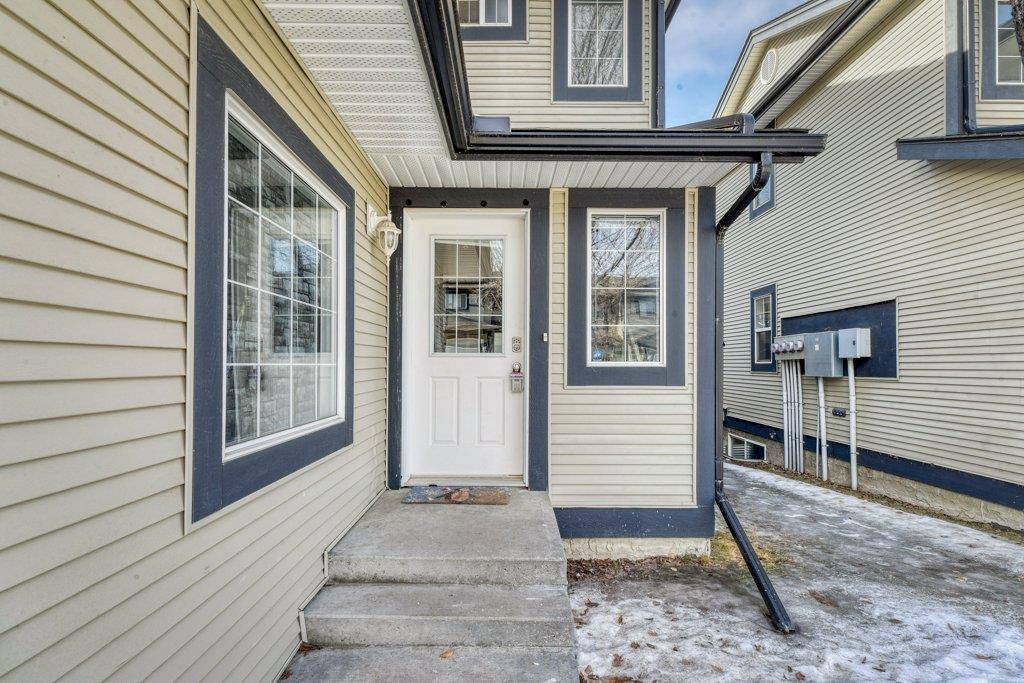 Chestermere, AB T1X 1N2,147 Stonemere PL