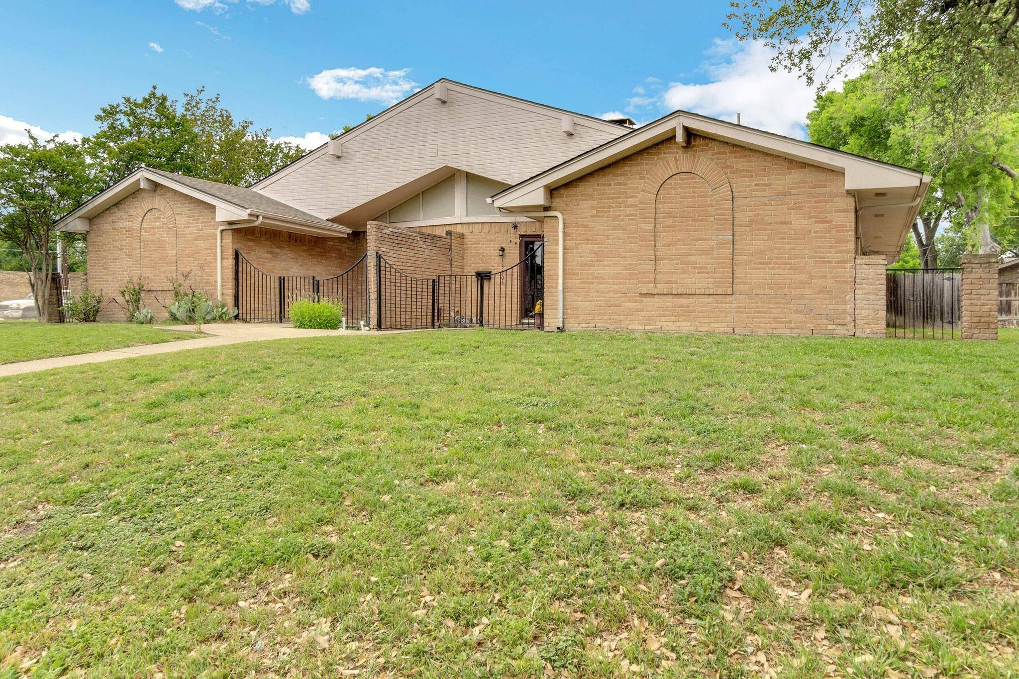 Dallas, TX 75240,13303 Southview Lane