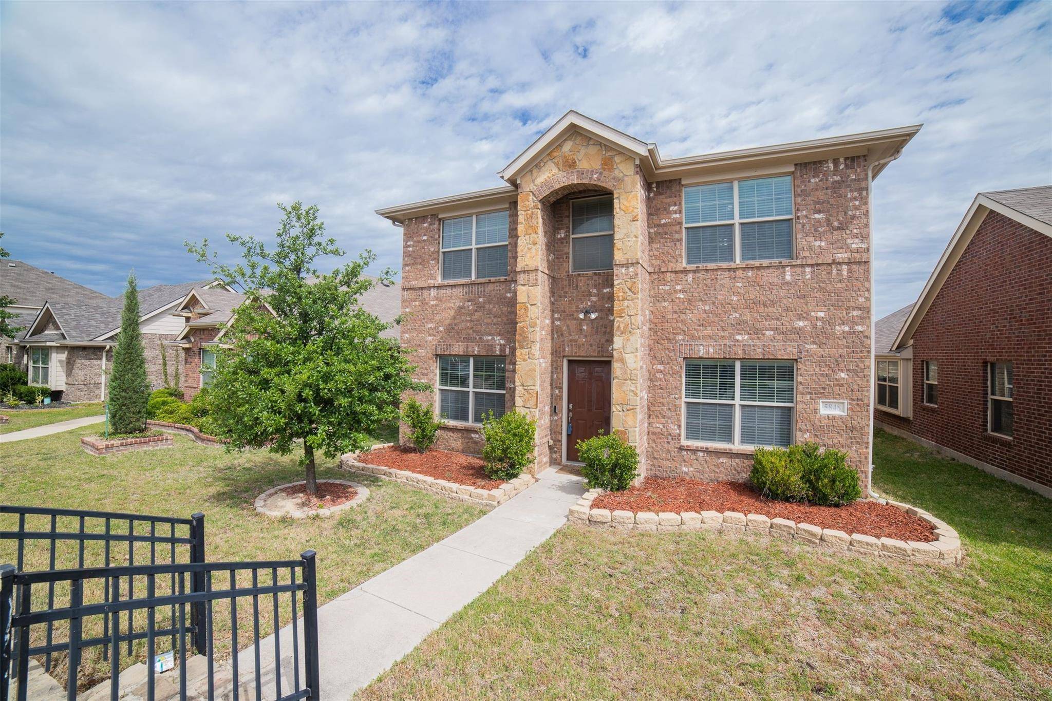 Fort Worth, TX 76123,5848 Burgundy Rose Drive