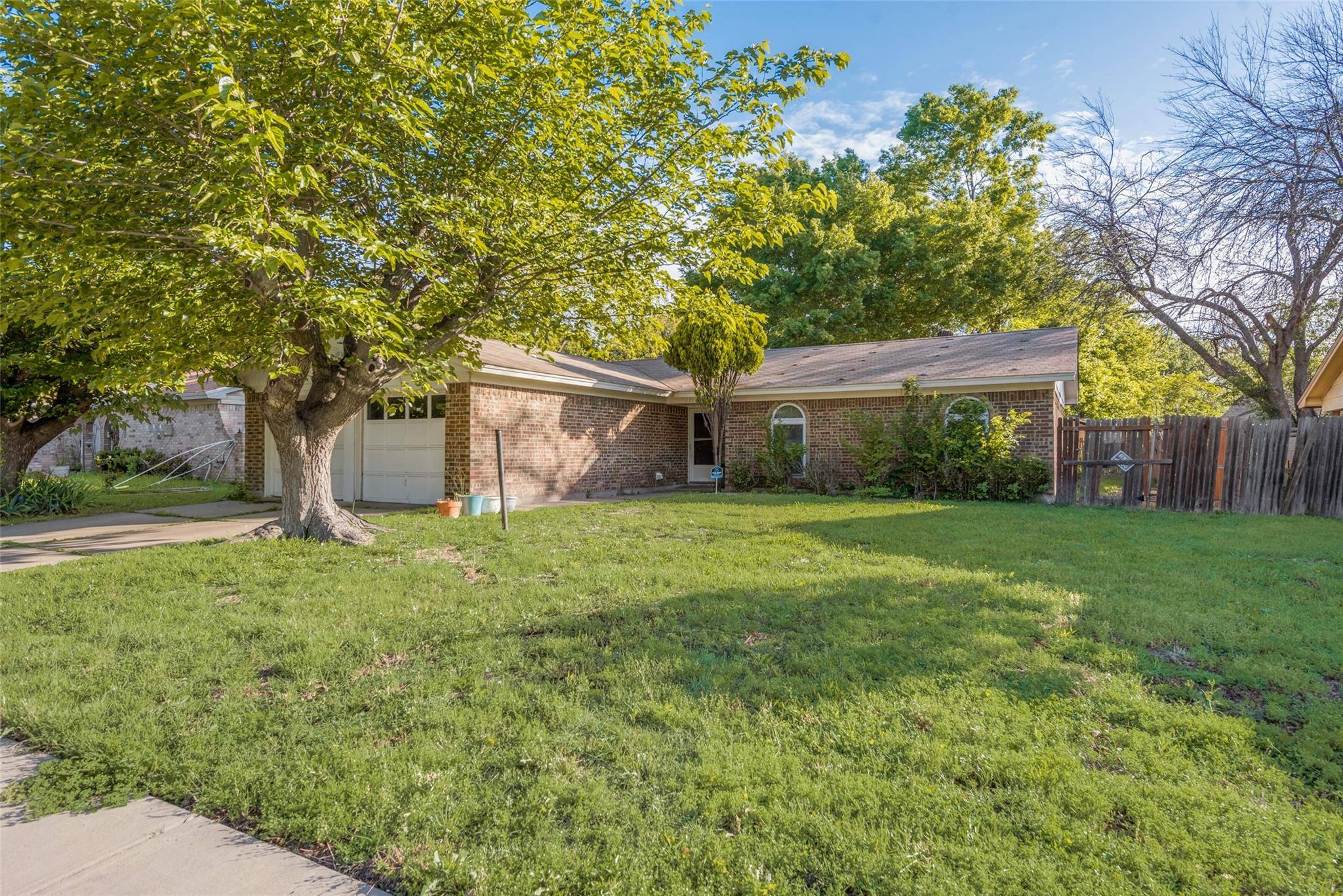 Arlington, TX 76014,1711 Briar Meadow Drive