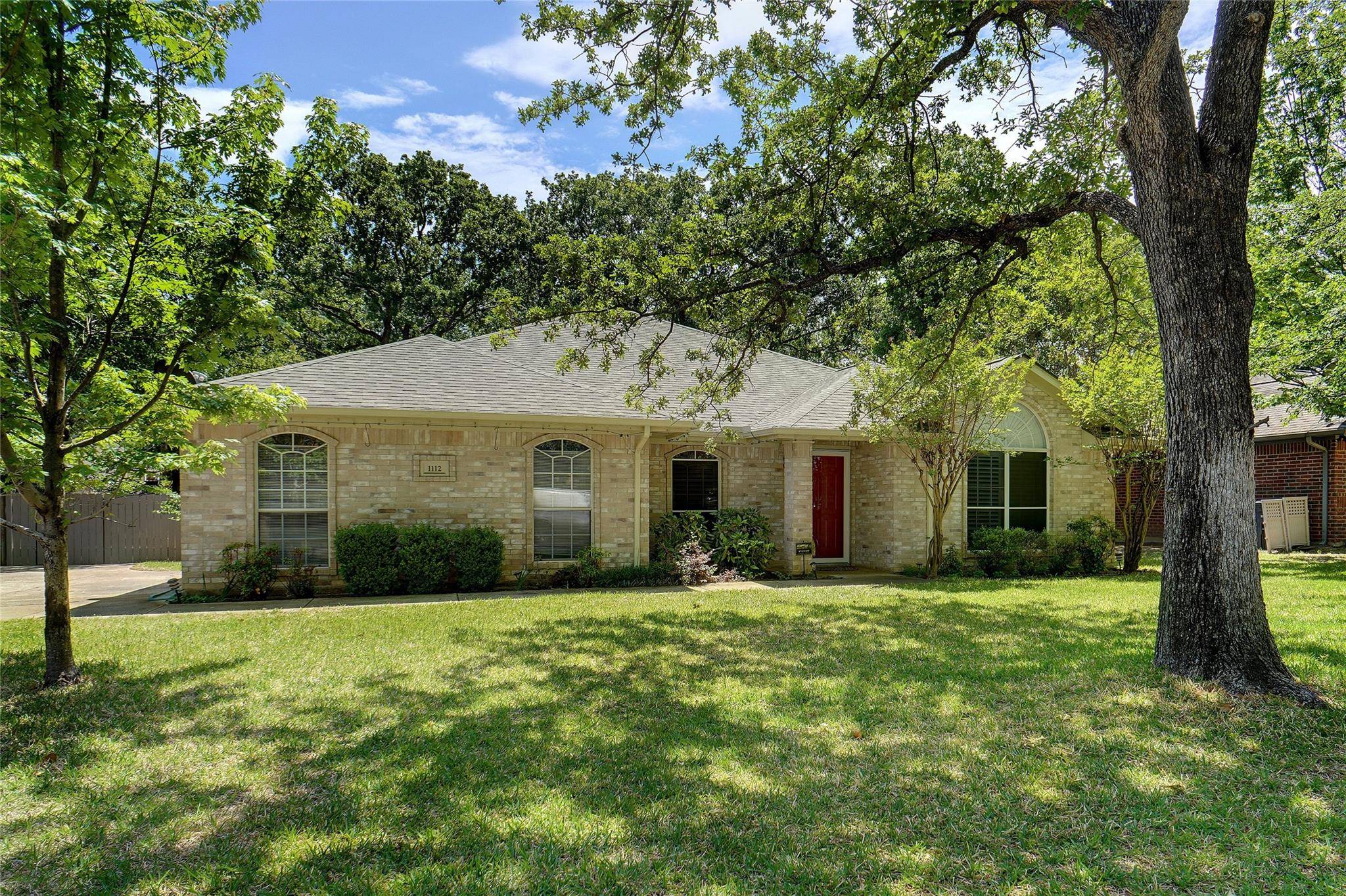 Azle, TX 76020,1112 Pine Ridge Drive