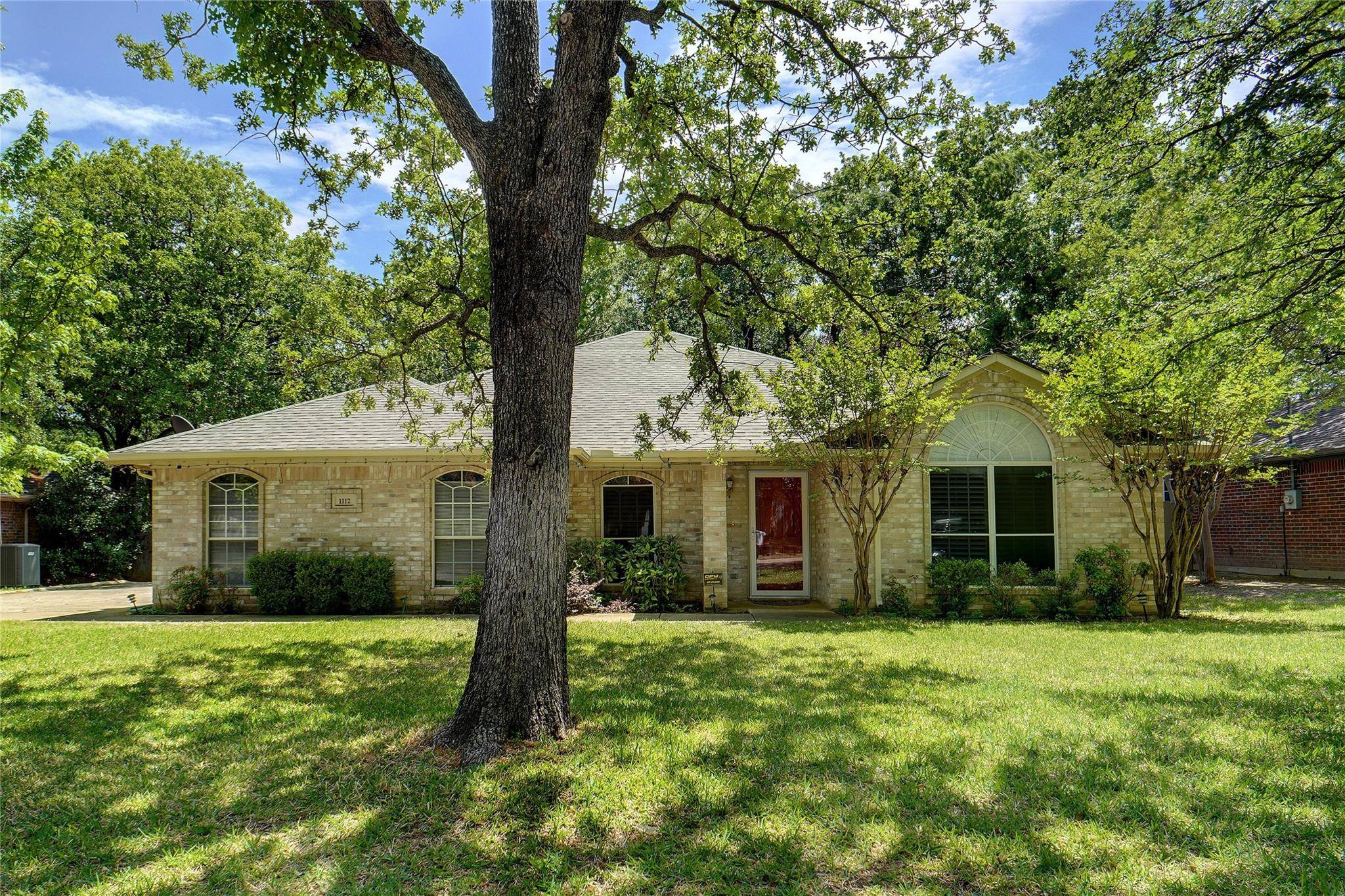 Azle, TX 76020,1112 Pine Ridge Drive