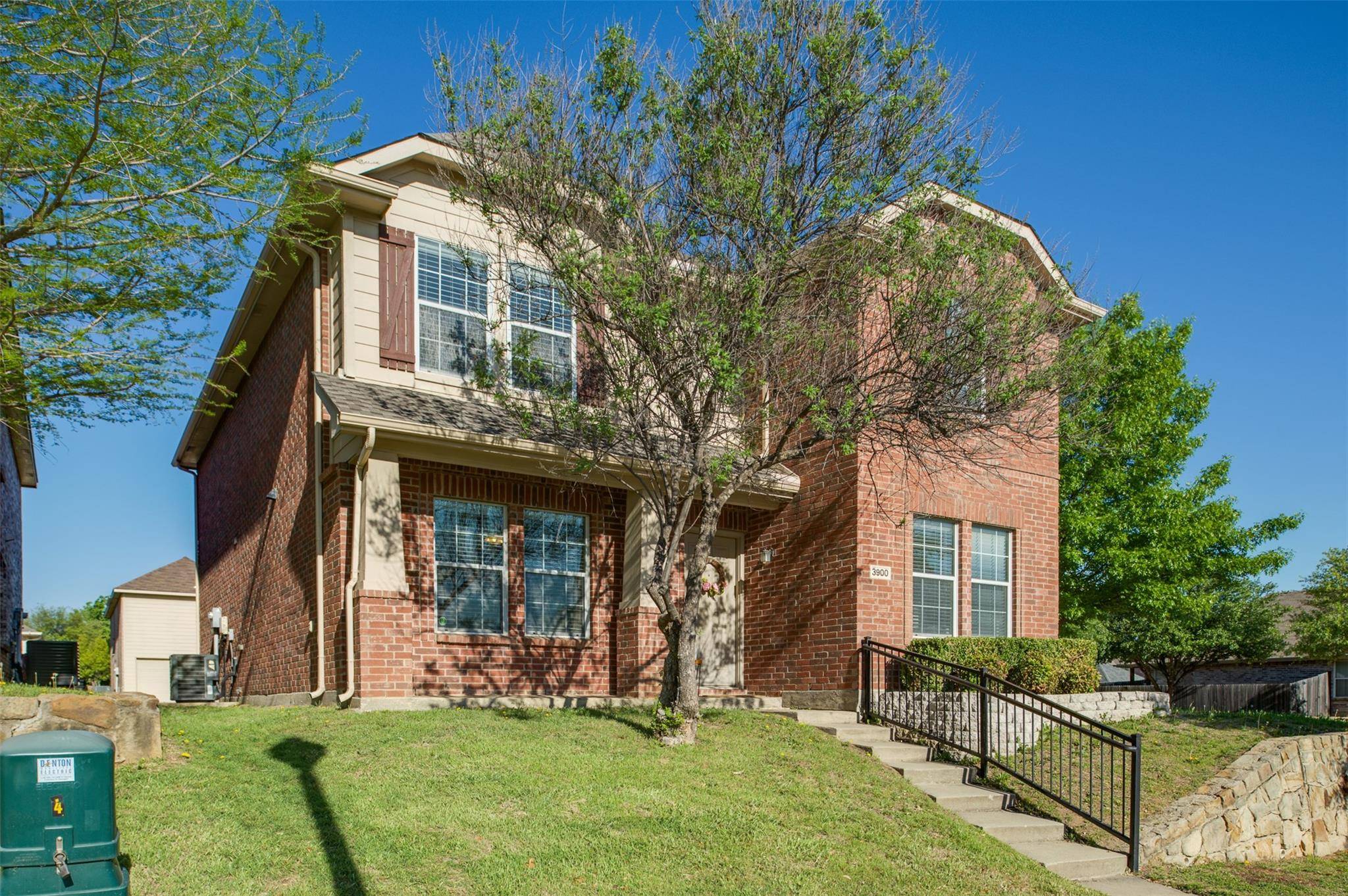 Denton, TX 76208,3900 Camino Real Trail