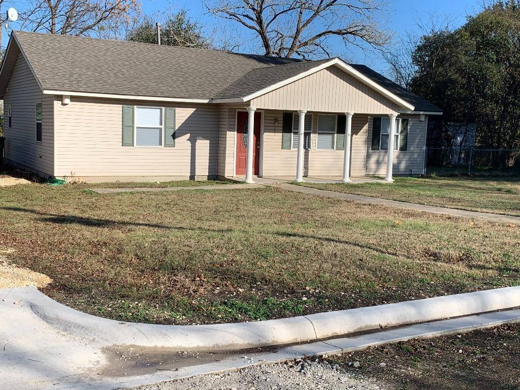 Clifton, TX 76634,205 N Avenue N