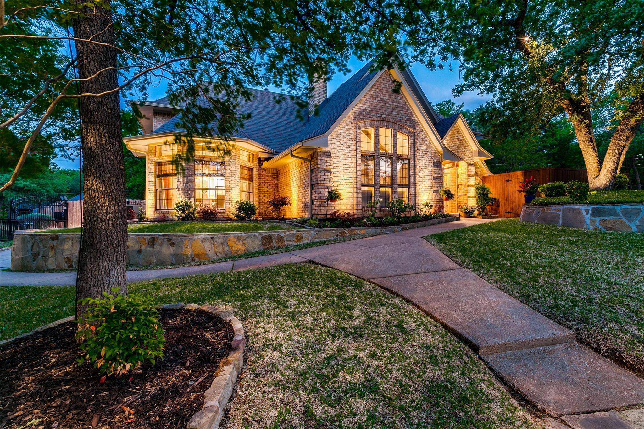 Grapevine, TX 76051,3249 Oak Tree Lane