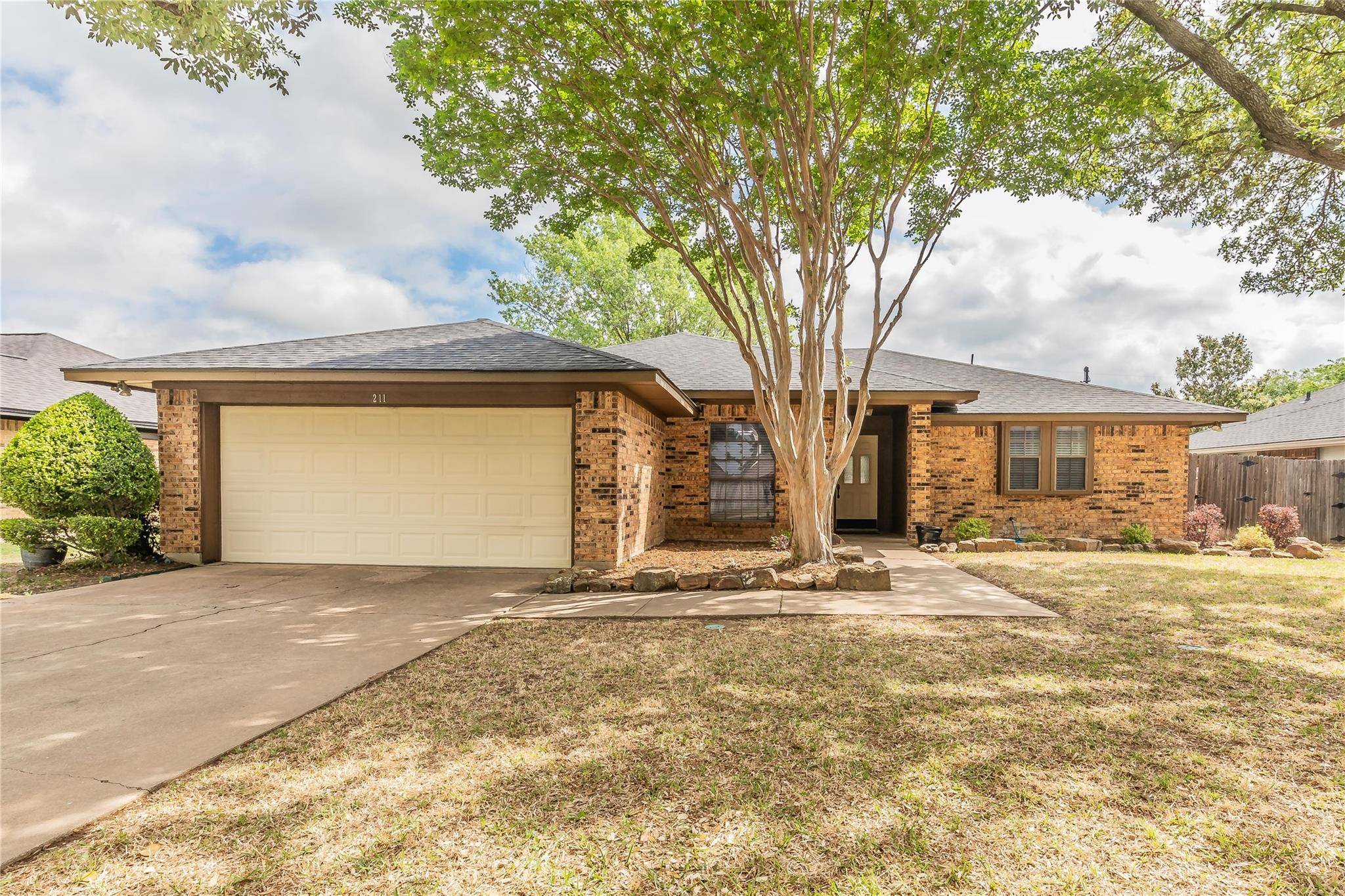 Keller, TX 76248,211 Meadowbrook Lane