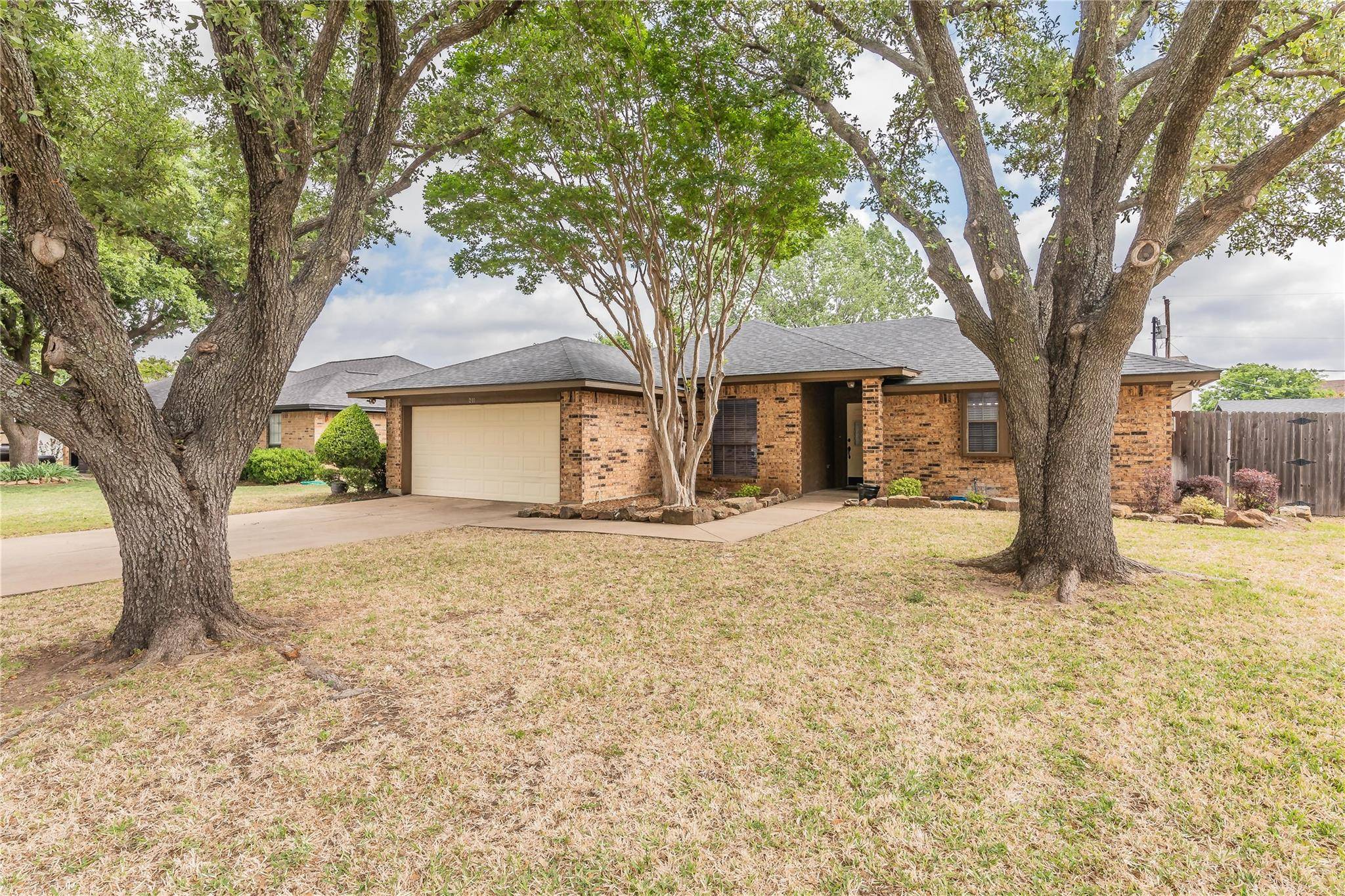 Keller, TX 76248,211 Meadowbrook Lane