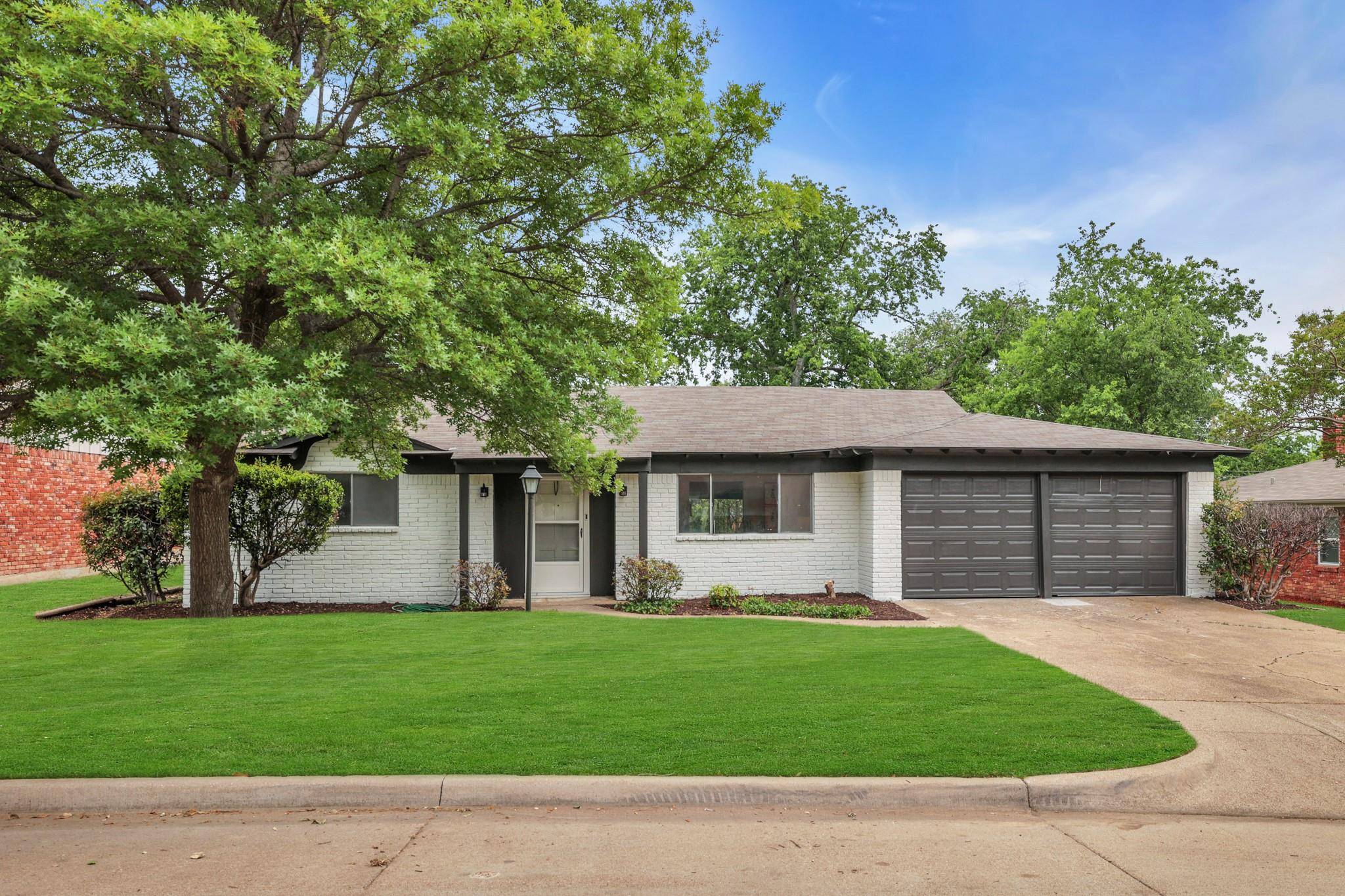 Fort Worth, TX 76133,5229 Cockrell Avenue