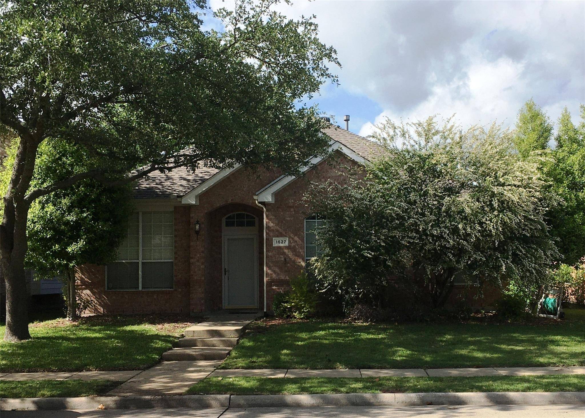 Allen, TX 75002,1527 Fallcreek Court