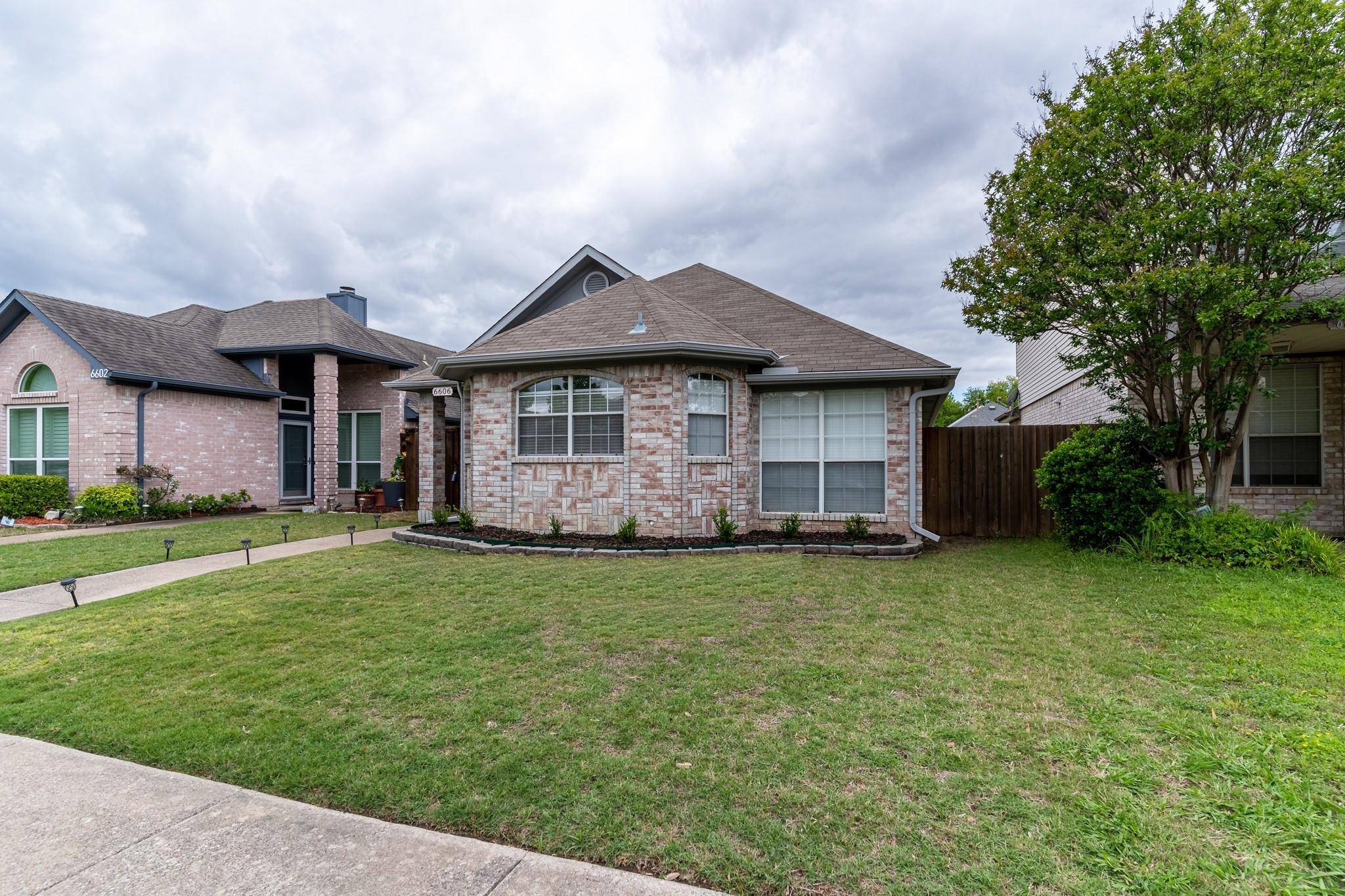 Rowlett, TX 75089,6606 White Oak Drive