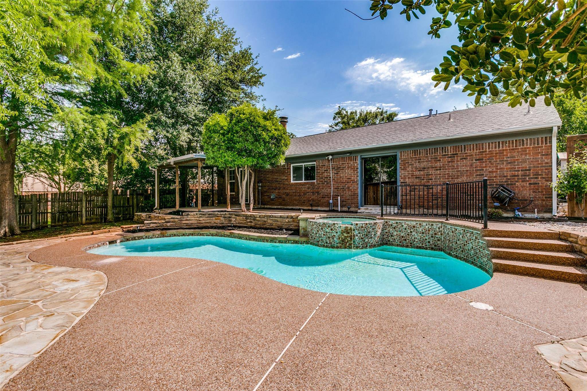 Grapevine, TX 76051,553 Yellowstone Drive