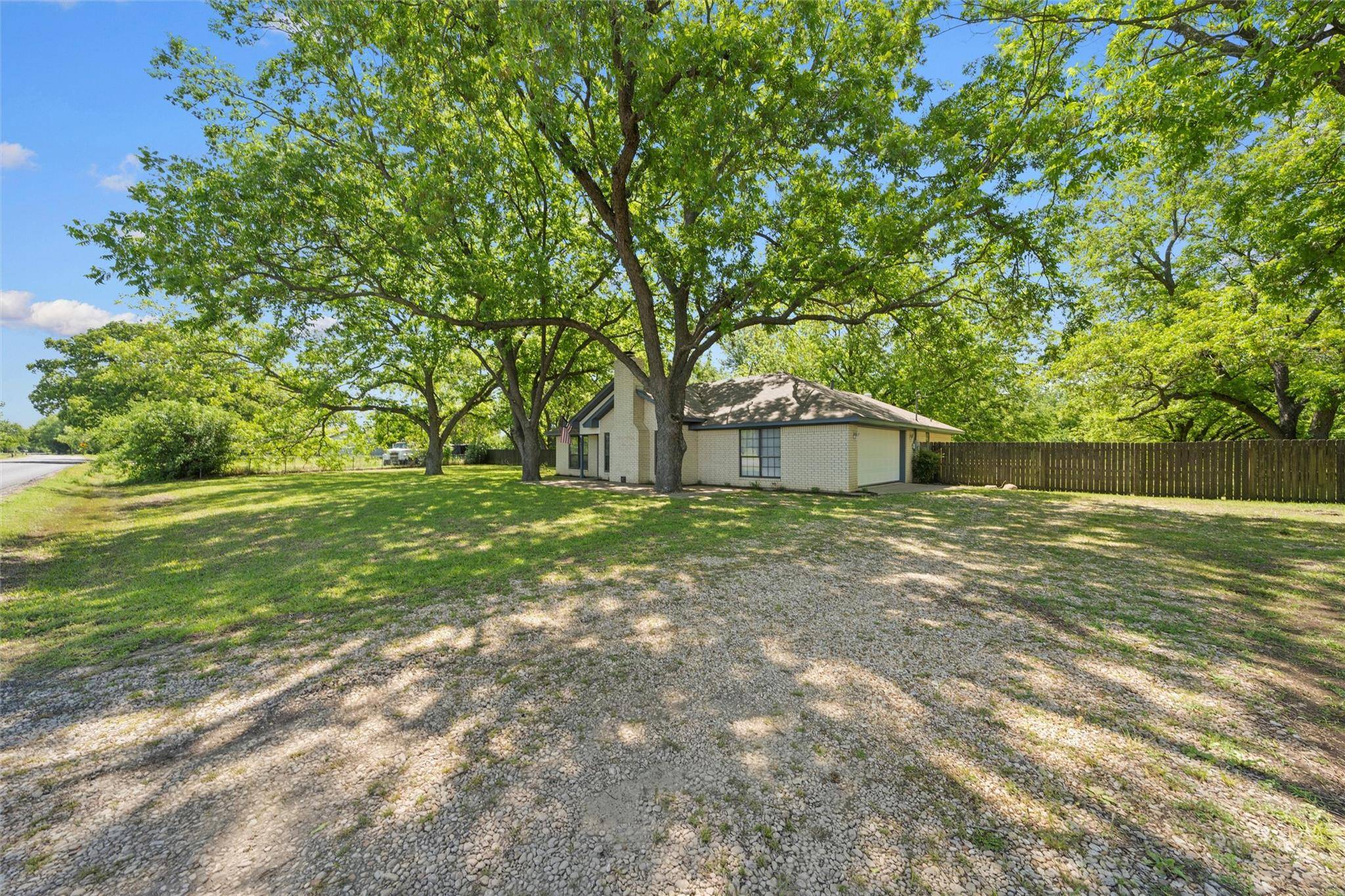 Gholson, TX 76705,419 Wildcat Circle