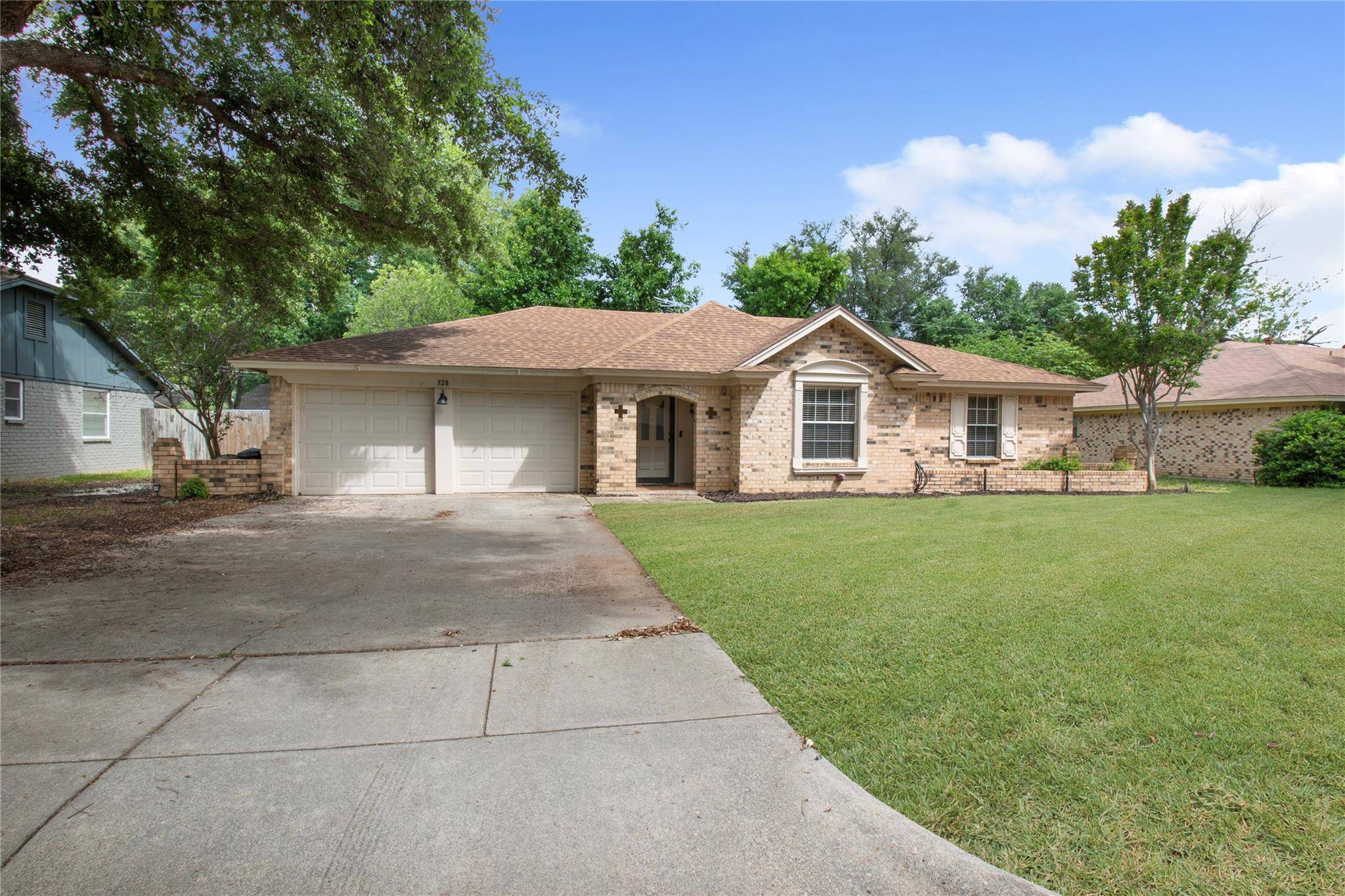 Hurst, TX 76054,328 Mountainview Drive