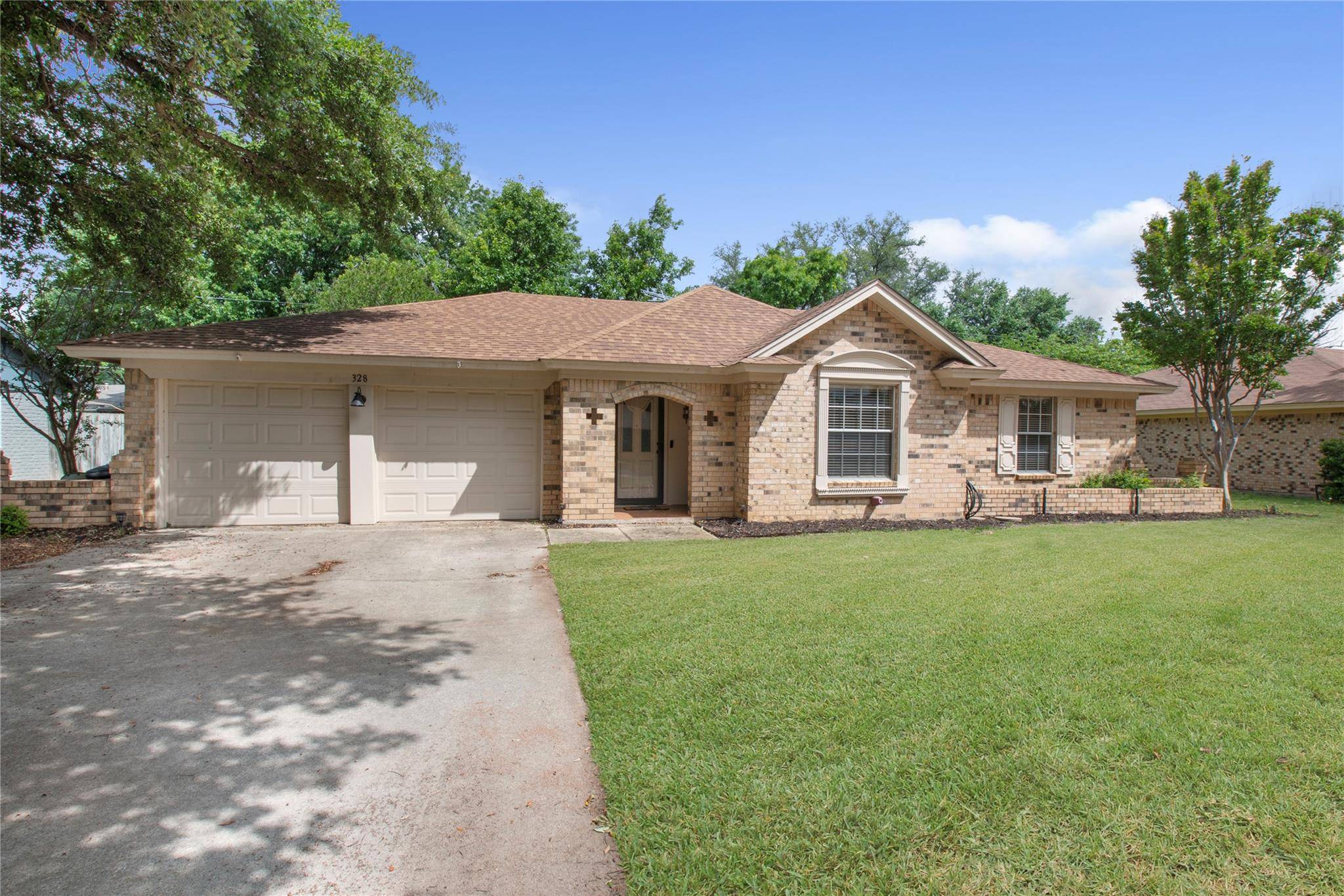 Hurst, TX 76054,328 Mountainview Drive