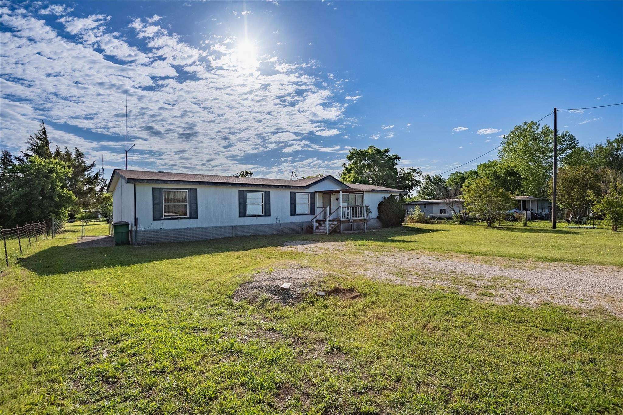 Venus, TX 76084,1712 County Road 616