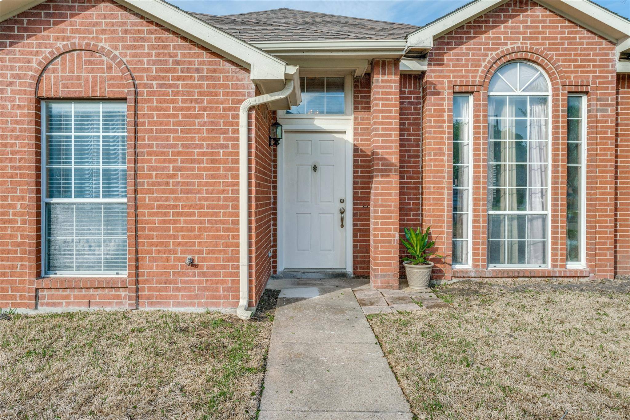 Garland, TX 75040,1806 Willow Creek Court