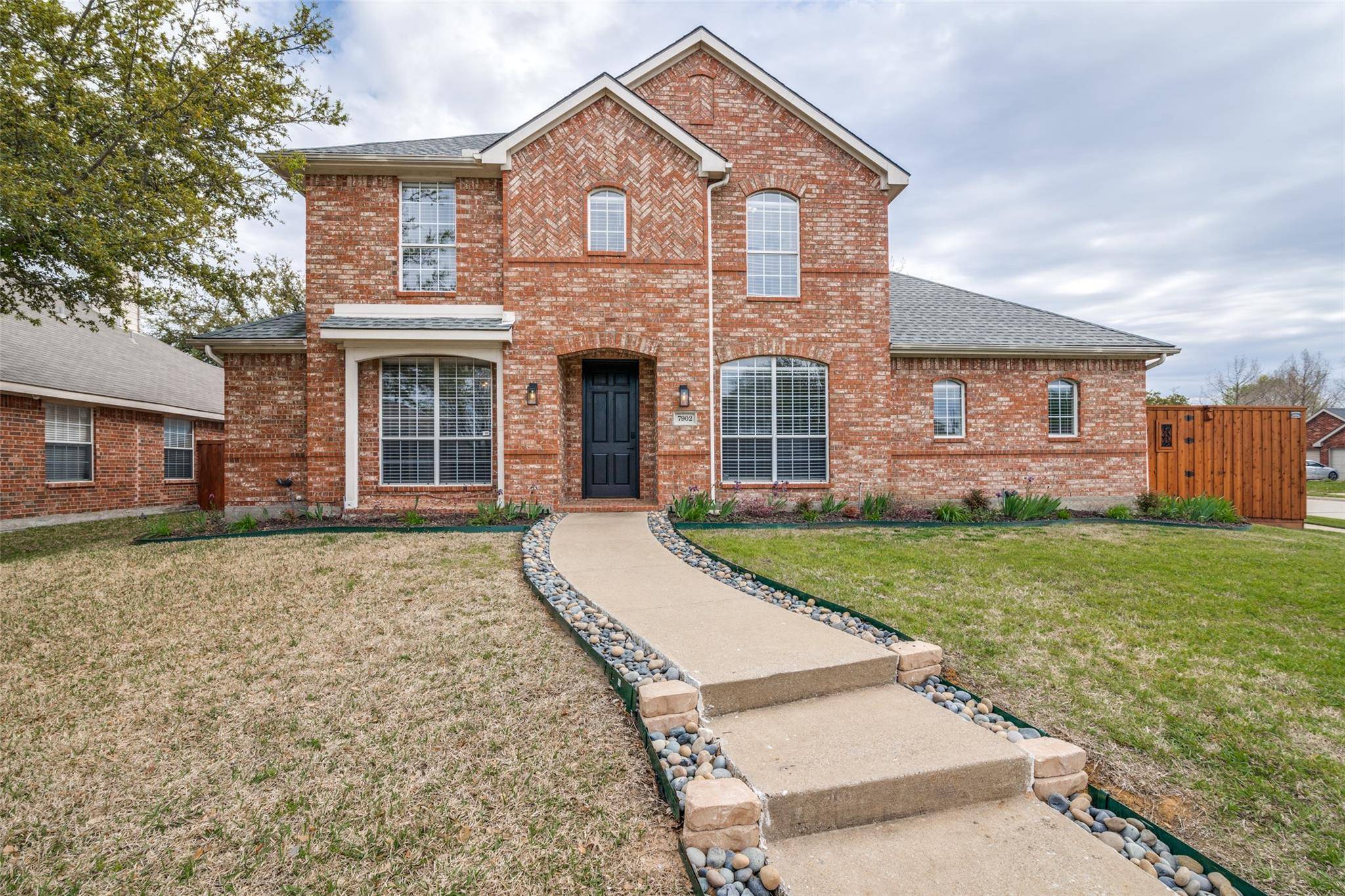 Rowlett, TX 75089,7902 Munich Drive