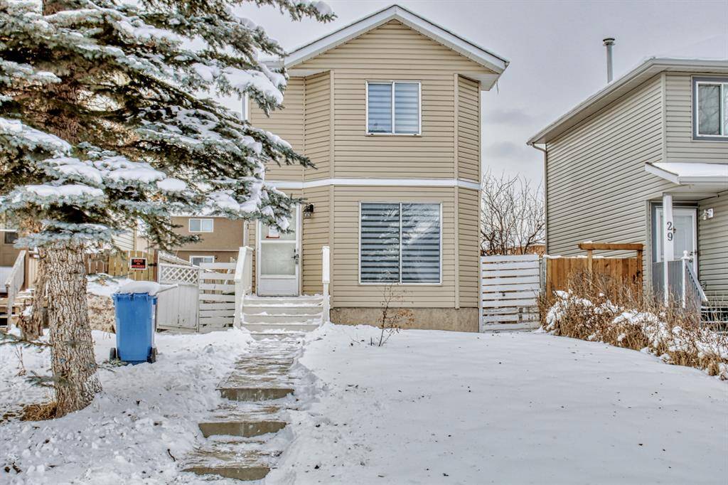 Calgary, AB T3J 2S2,31 martinview CRES NE